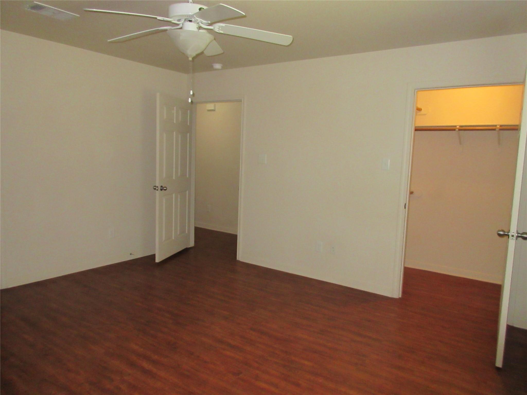 2804 Crystal Cir #a Property Photo 10