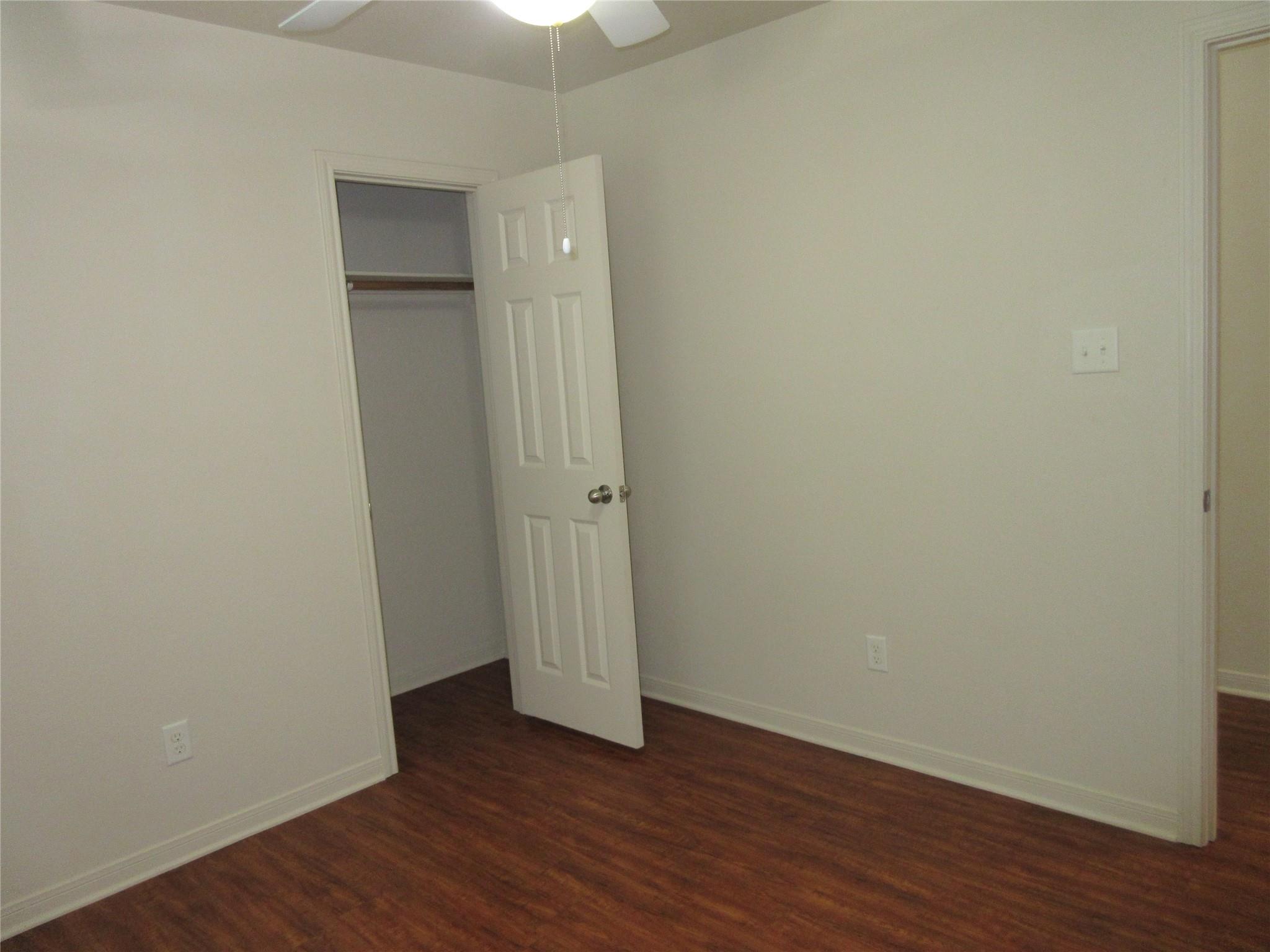 2804 Crystal Cir #a Property Photo 24