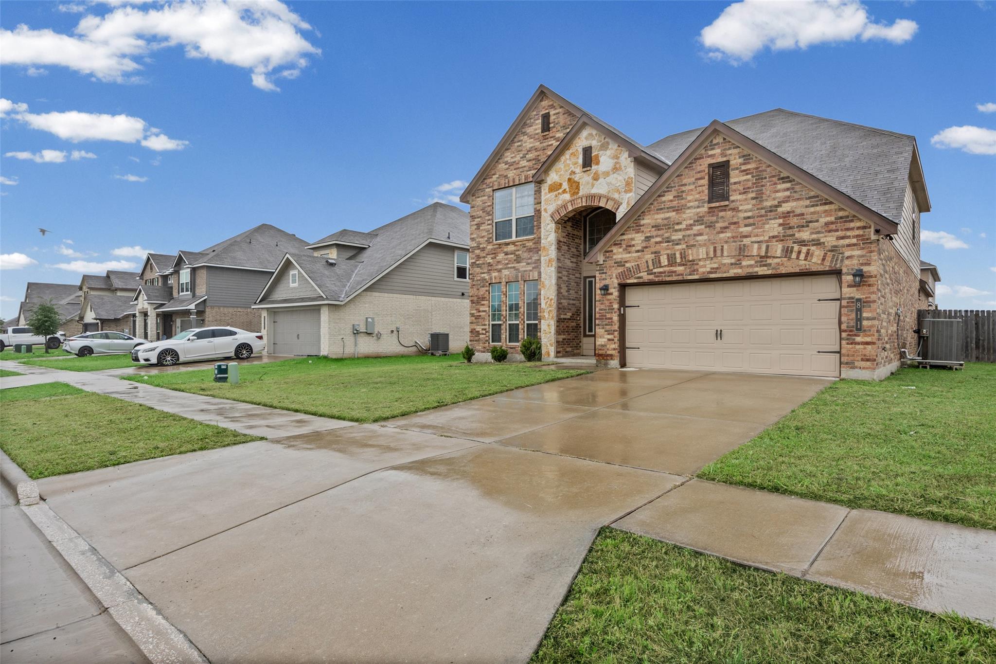 811 Clanton Cv Property Photo 3