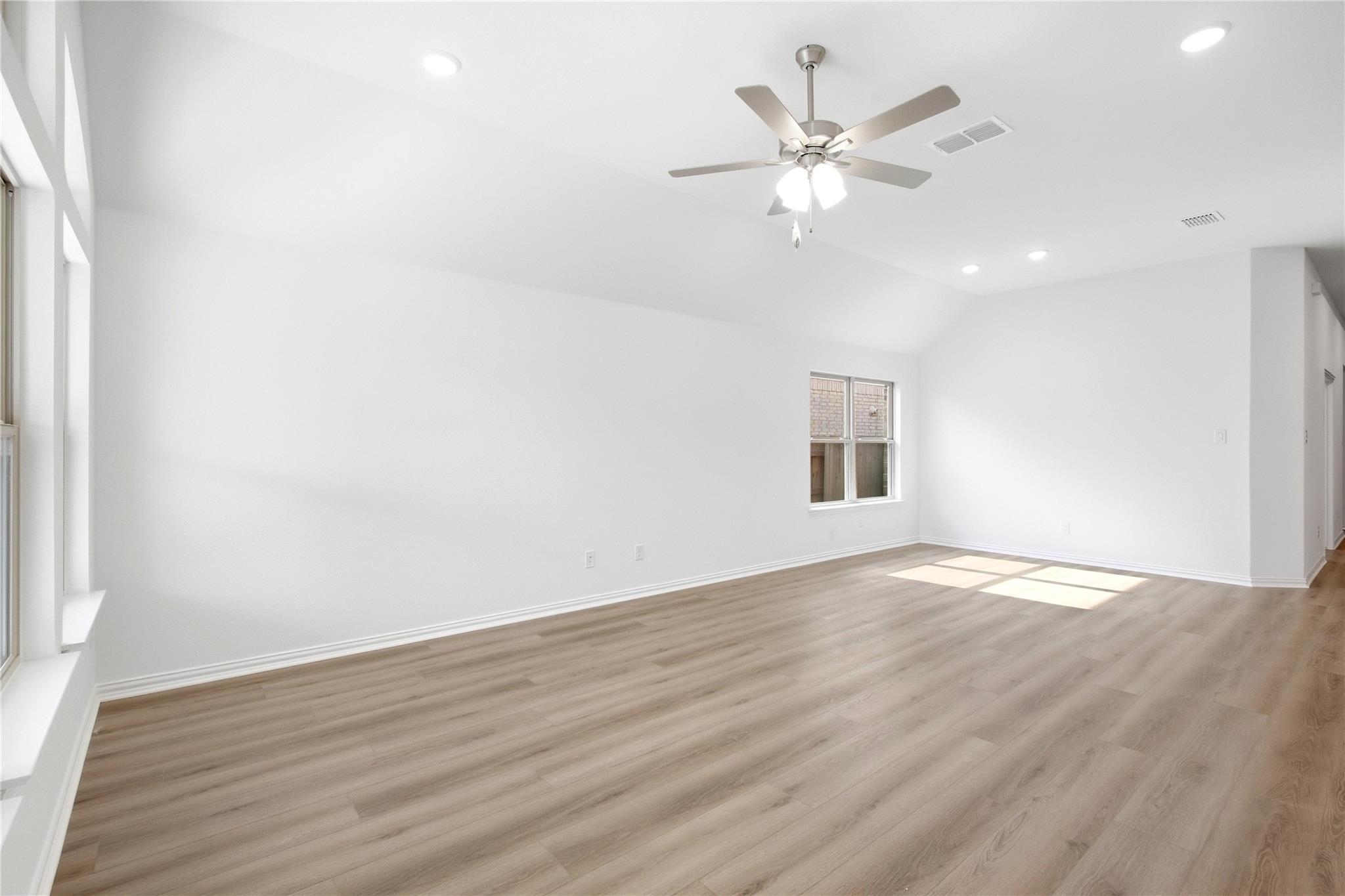 408 Rubber Tree Way Property Photo 3