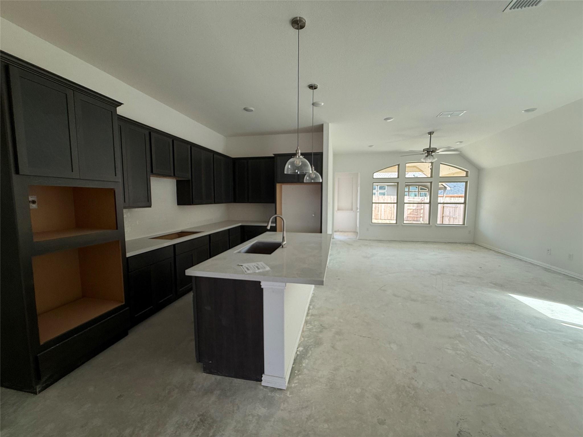 408 Rubber Tree Way Property Photo 4