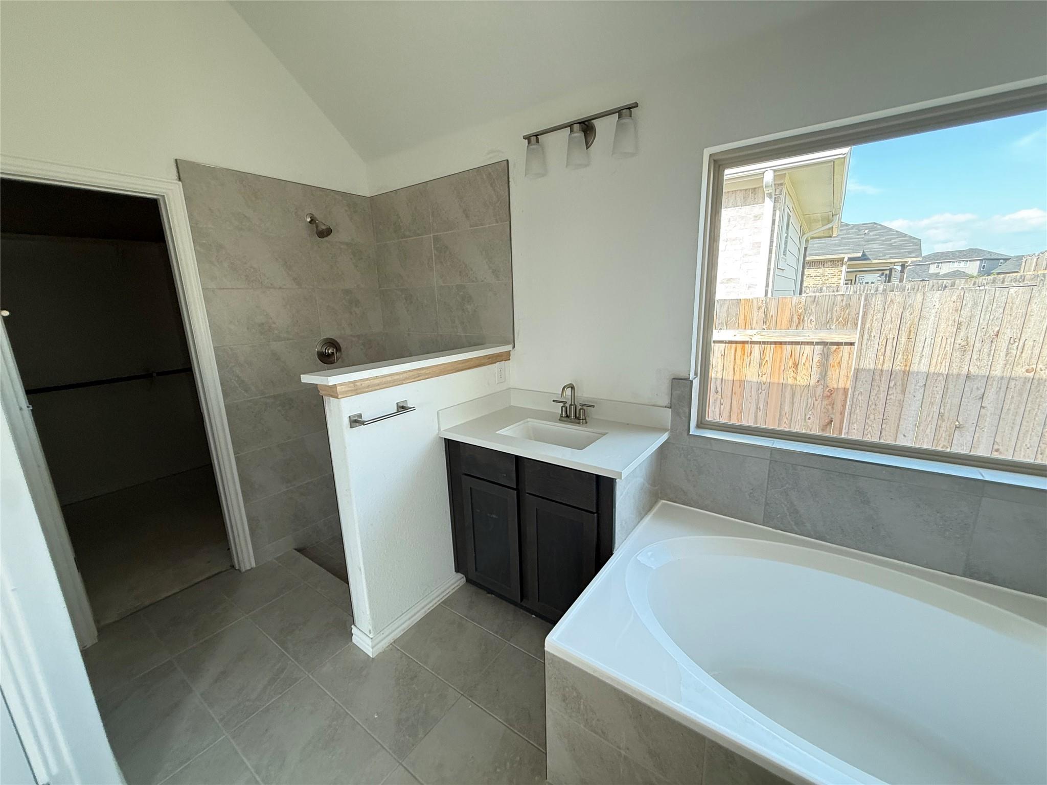 408 Rubber Tree Way Property Photo 10