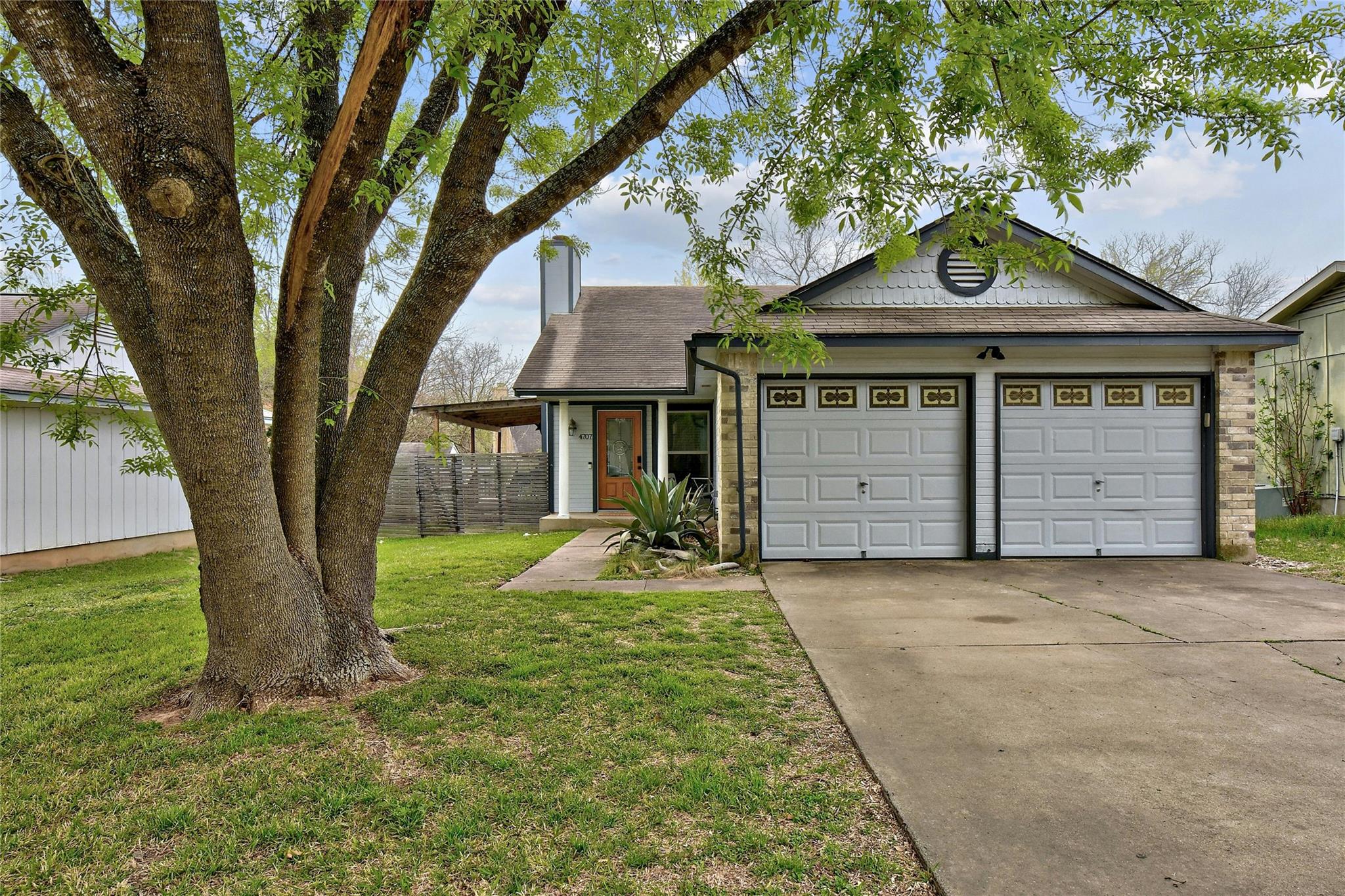 9400881 Property Photo 1