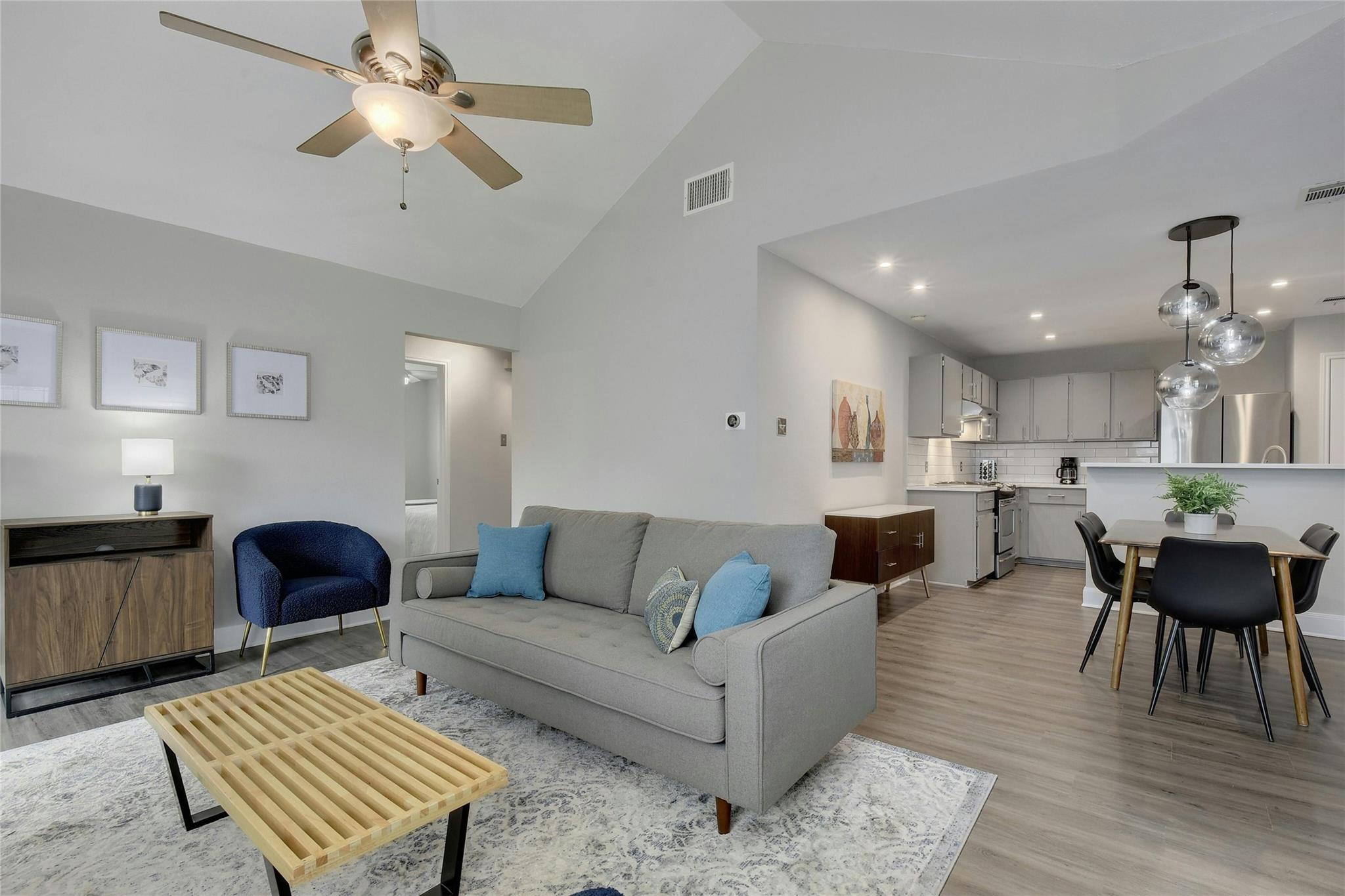 9400881 Property Photo 6