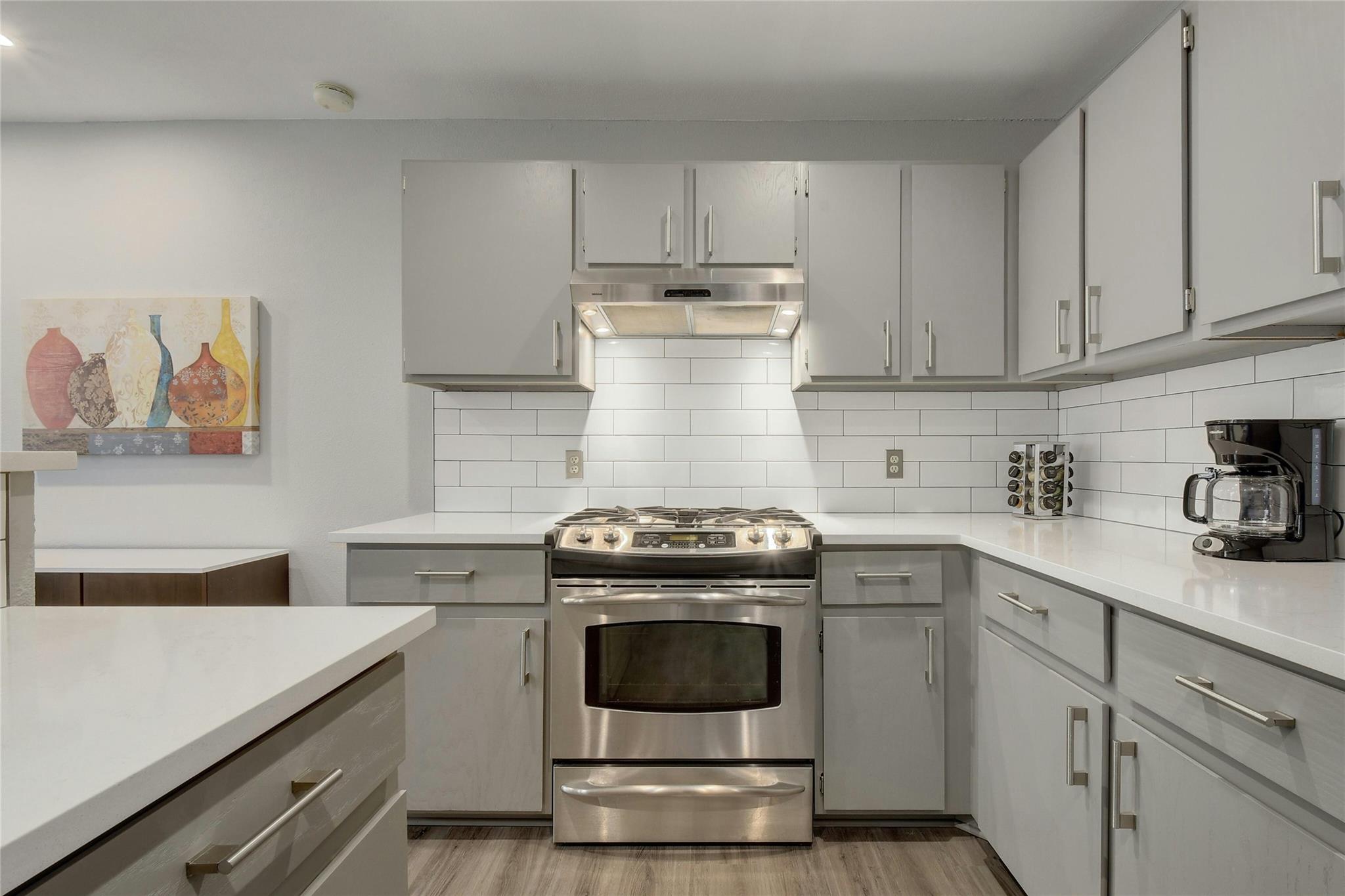9400881 Property Photo 9