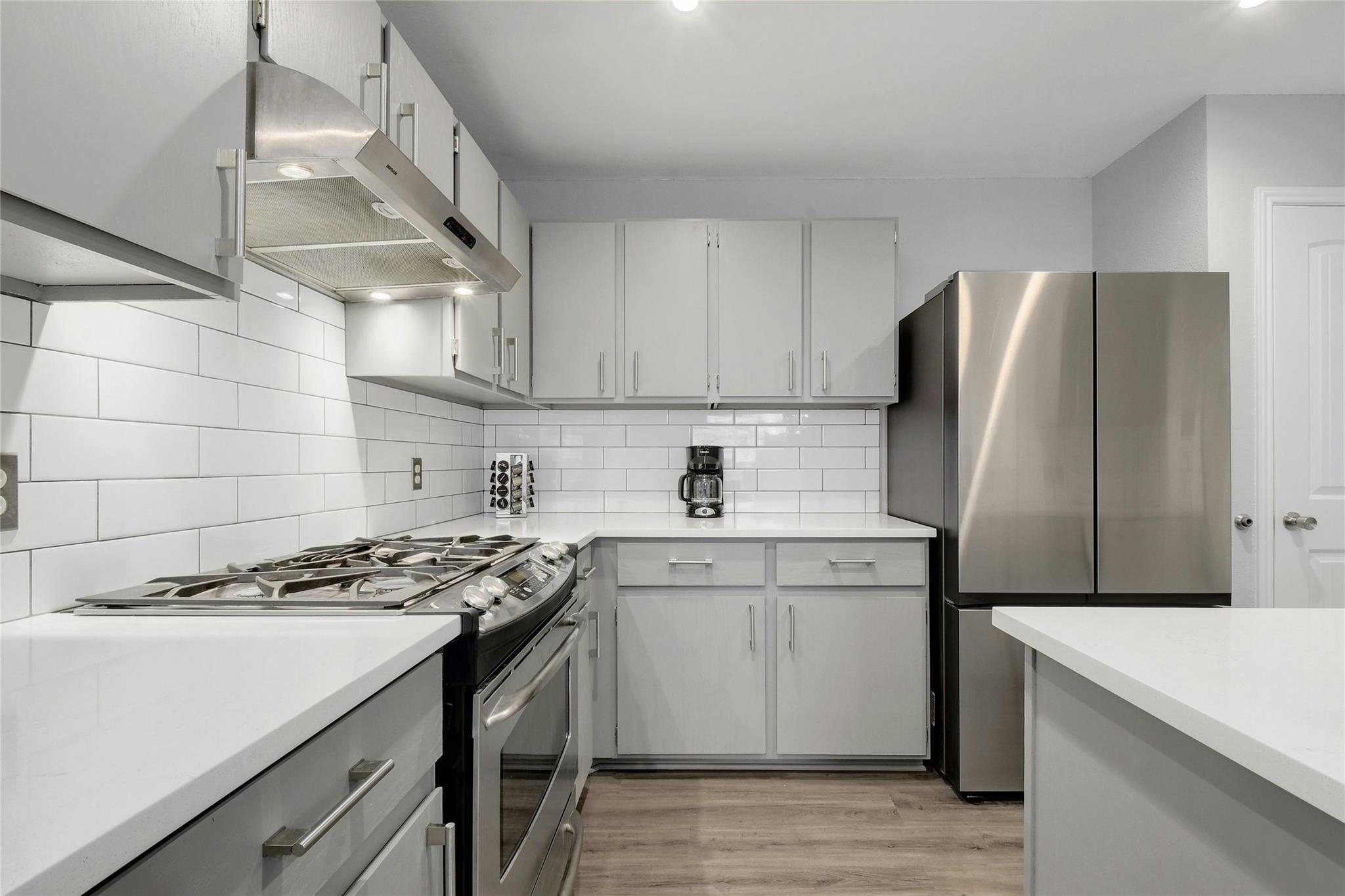 9400881 Property Photo 11