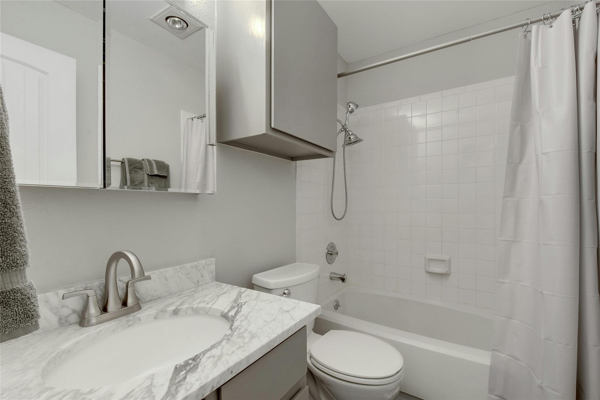 9400881 Property Photo 18