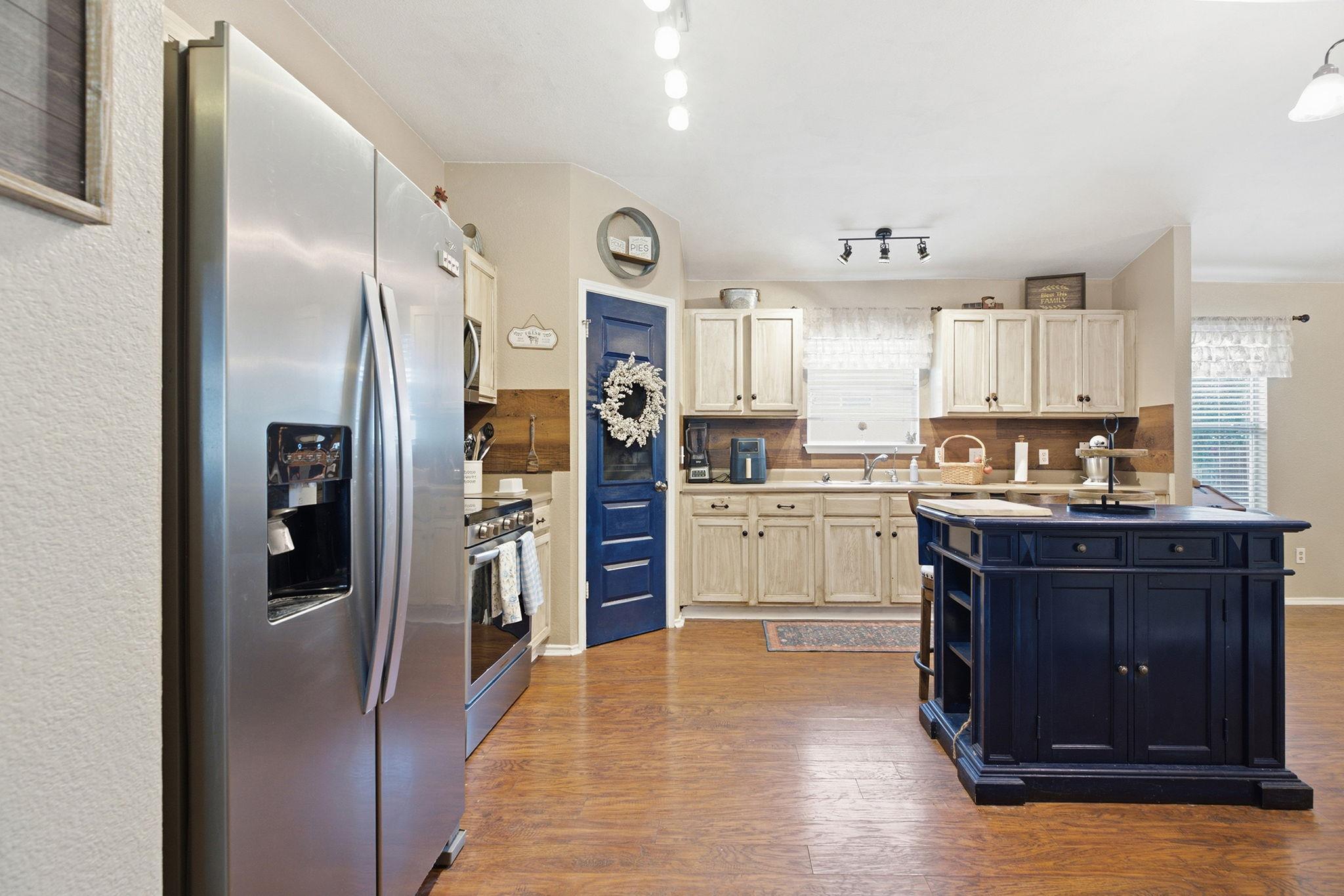 114 Creston St Property Photo 10