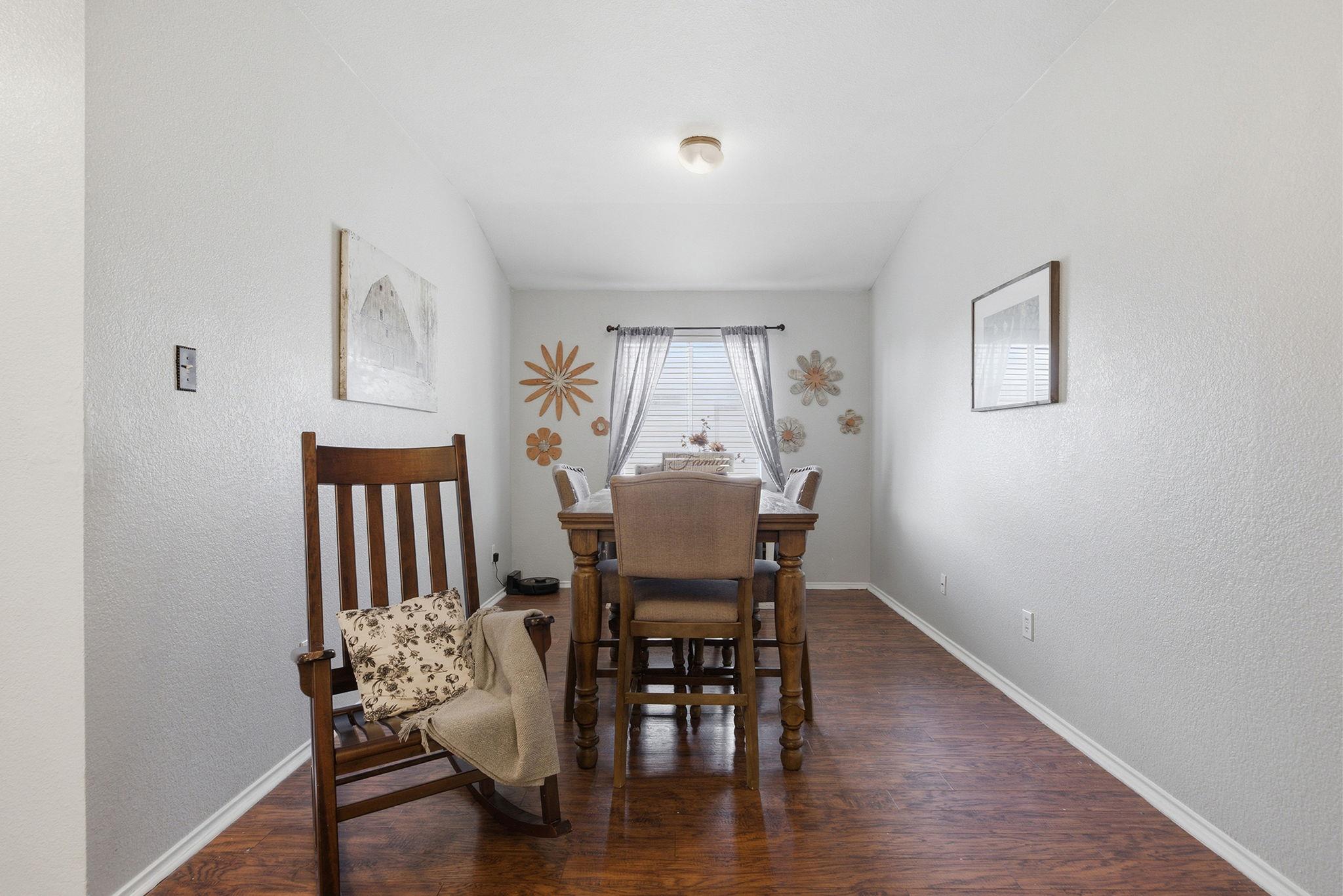 114 Creston St Property Photo 17