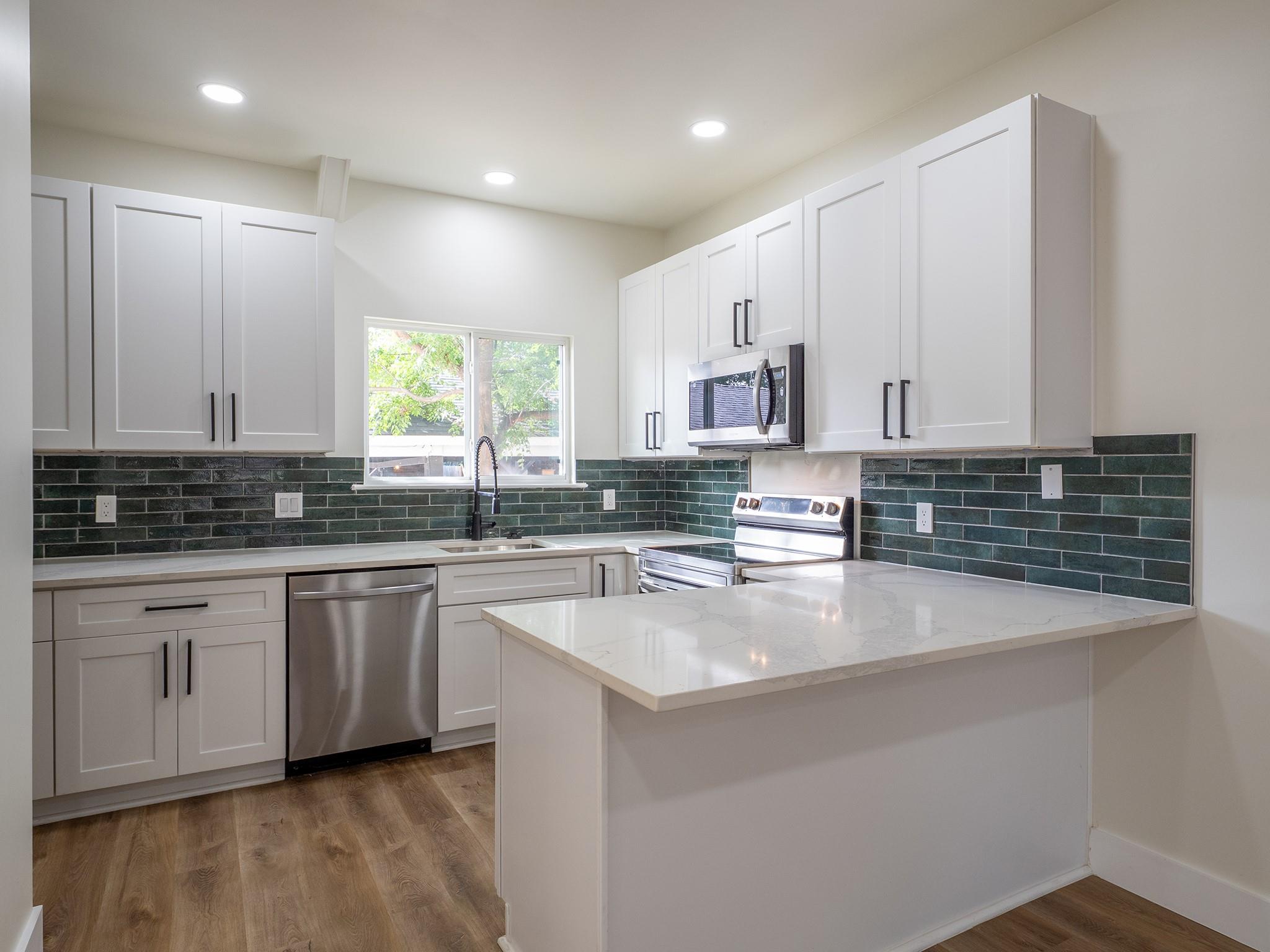 201 W Mockingbird Ln #3