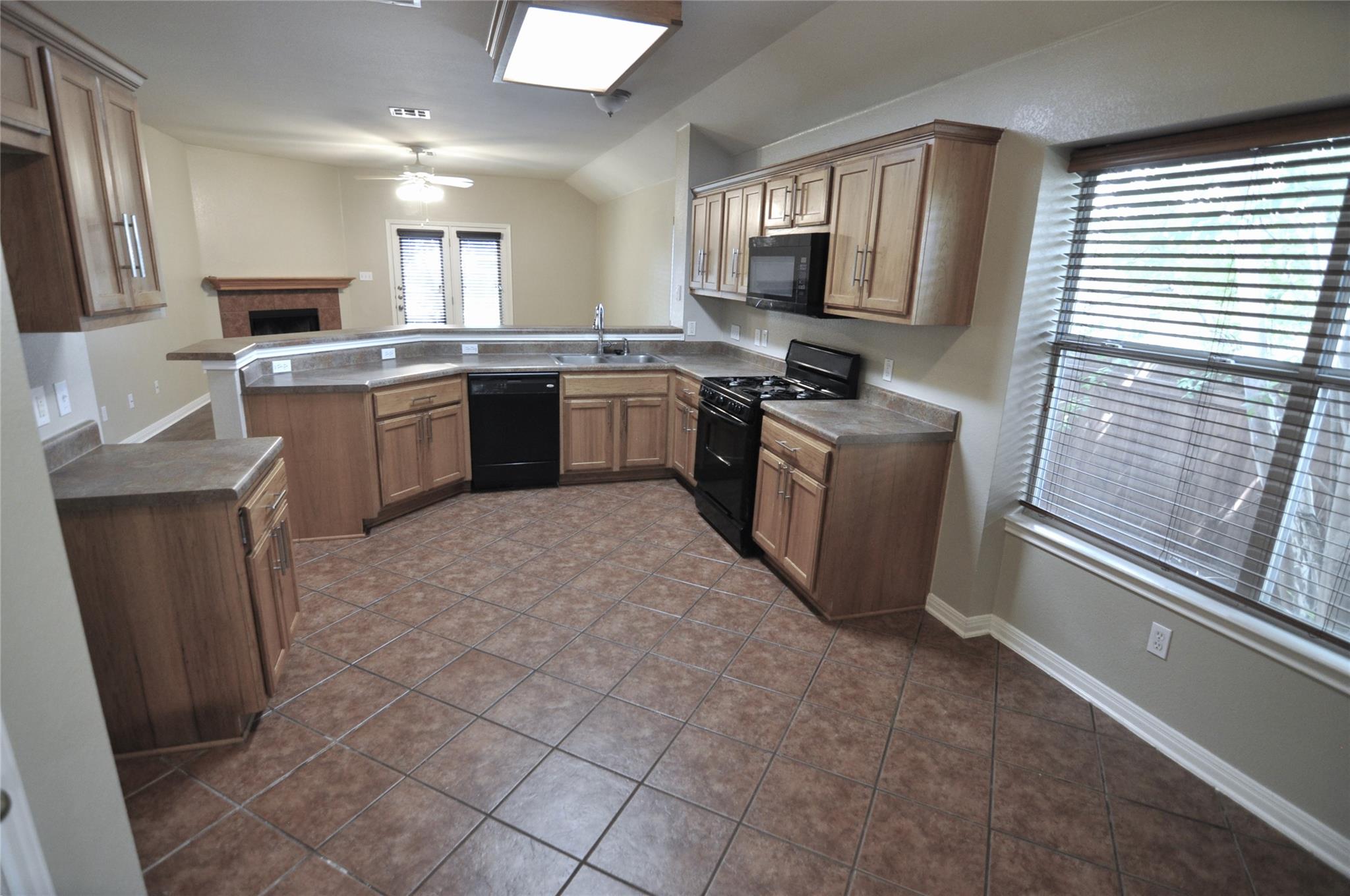 1830 Paradise Ridge Dr Property Photo 5