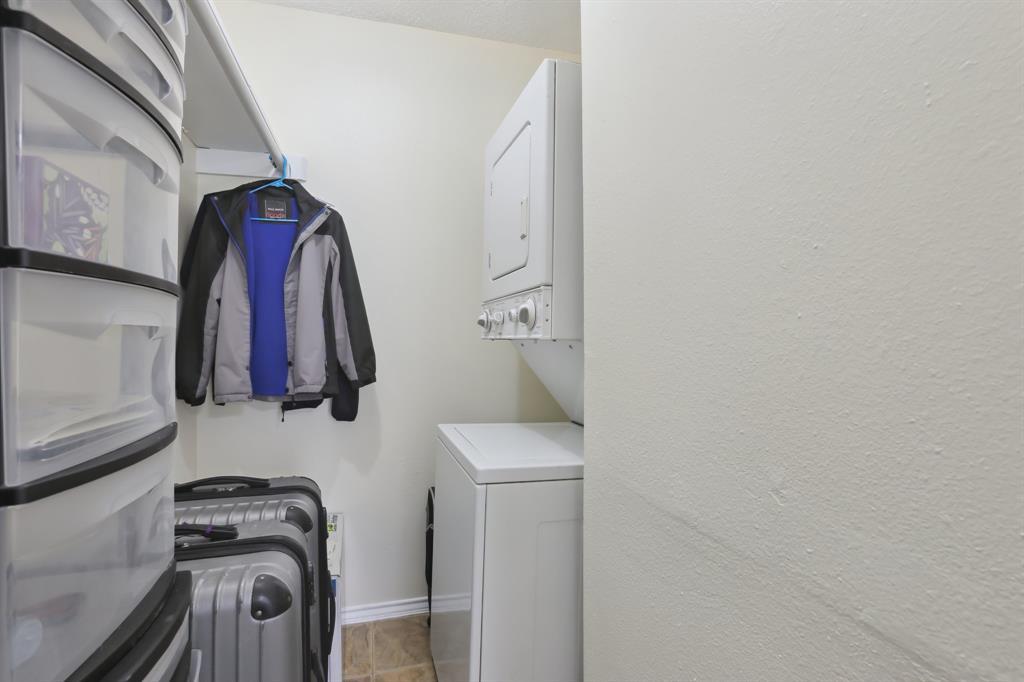 2401 Leon St #210 Property Photo 24