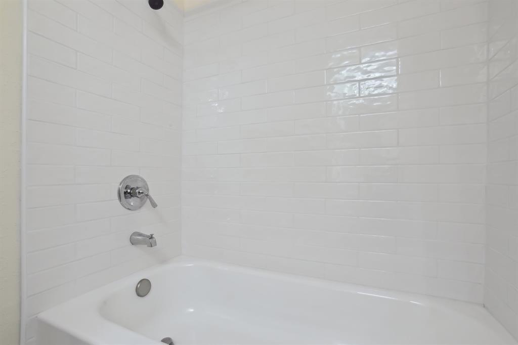 2401 Leon St #210 Property Photo 25