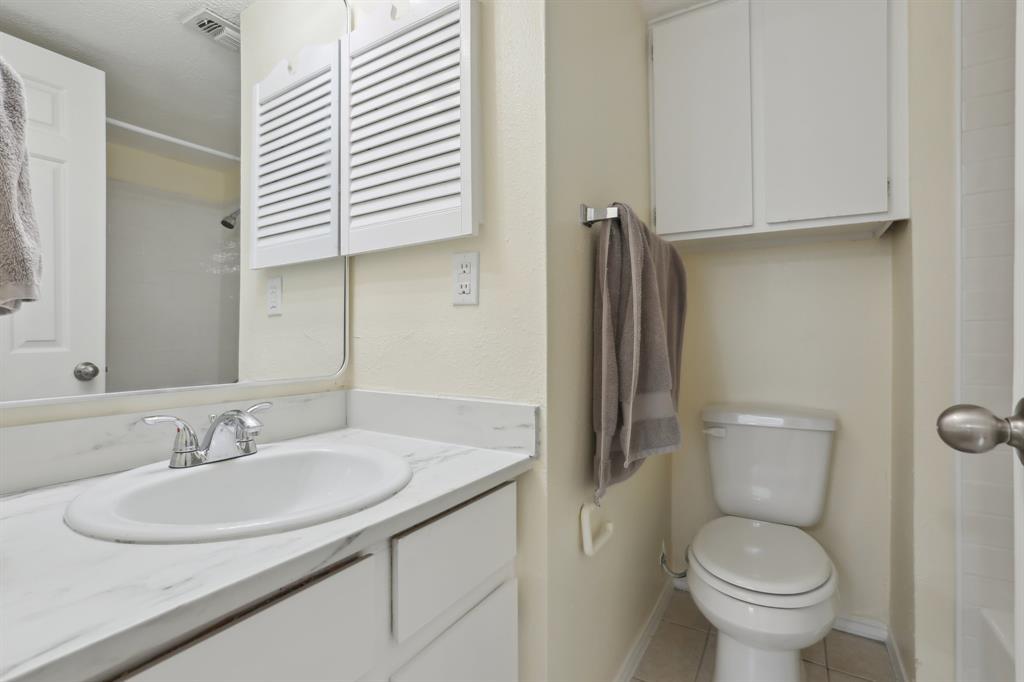 2401 Leon St #210 Property Photo 26