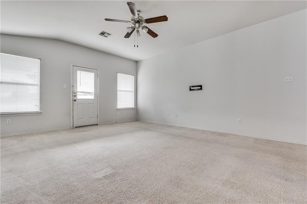 602 Golden Gate Dr Property Photo 8