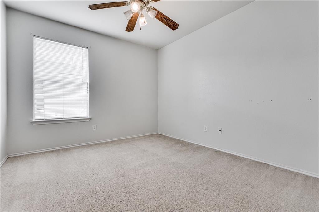 602 Golden Gate Dr Property Photo 18