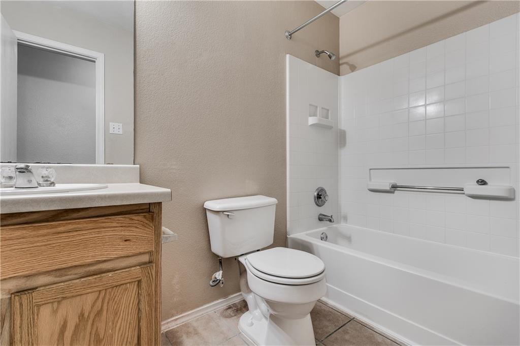 602 Golden Gate Dr Property Photo 19