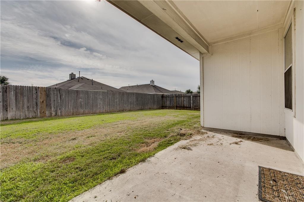 602 Golden Gate Dr Property Photo 23