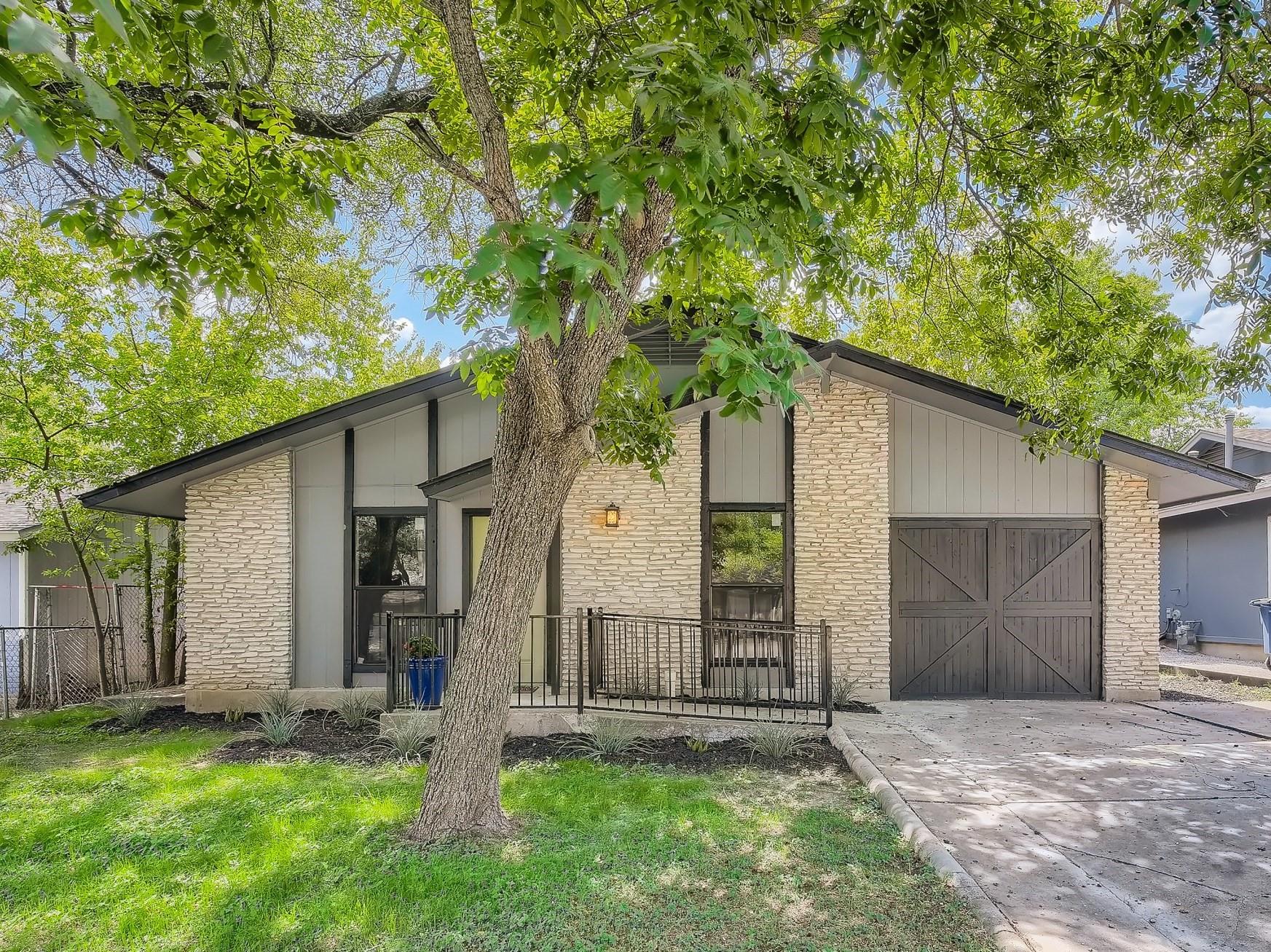 2503 Lakehurst Dr Property Photo