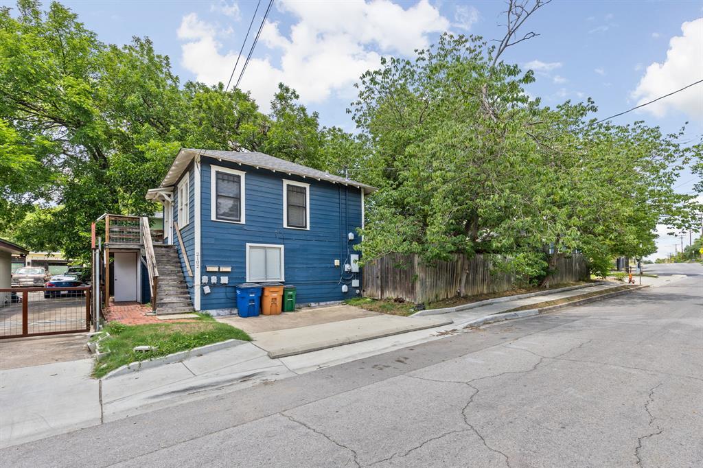 2102 Brackenridge St #b Property Photo 1
