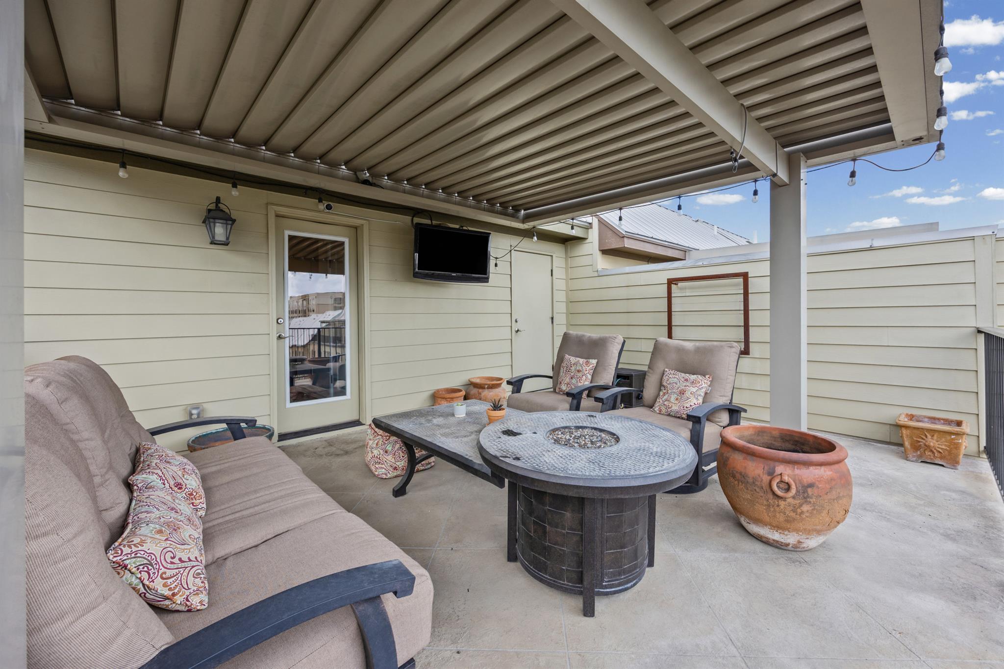 1112 Highknoll Ln Property Photo 33