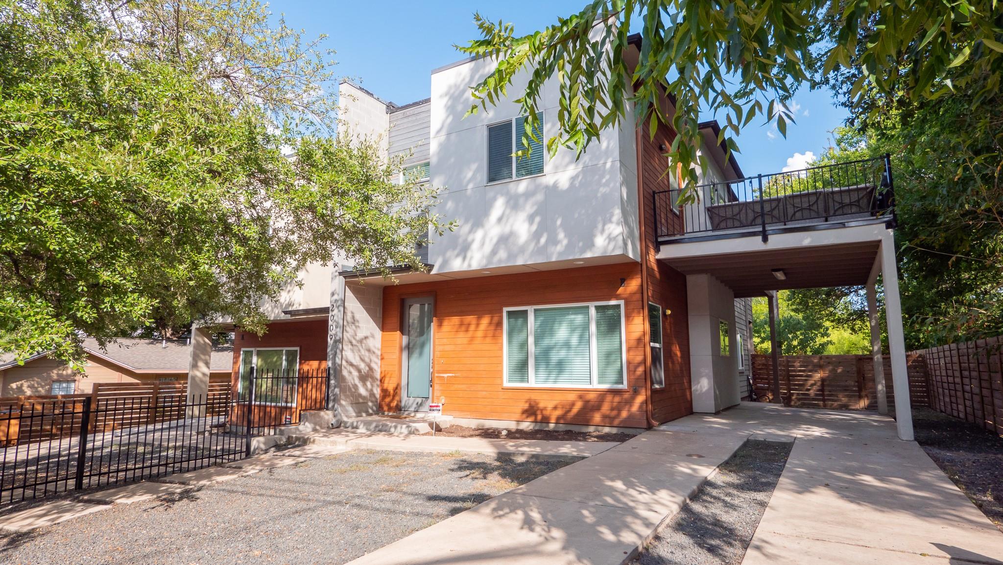 2009 Uphill Ln #B Property Photo 1
