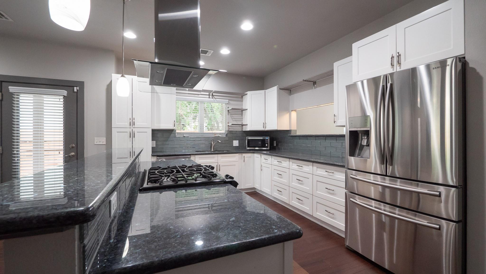 2009 Uphill Ln #b Property Photo 7