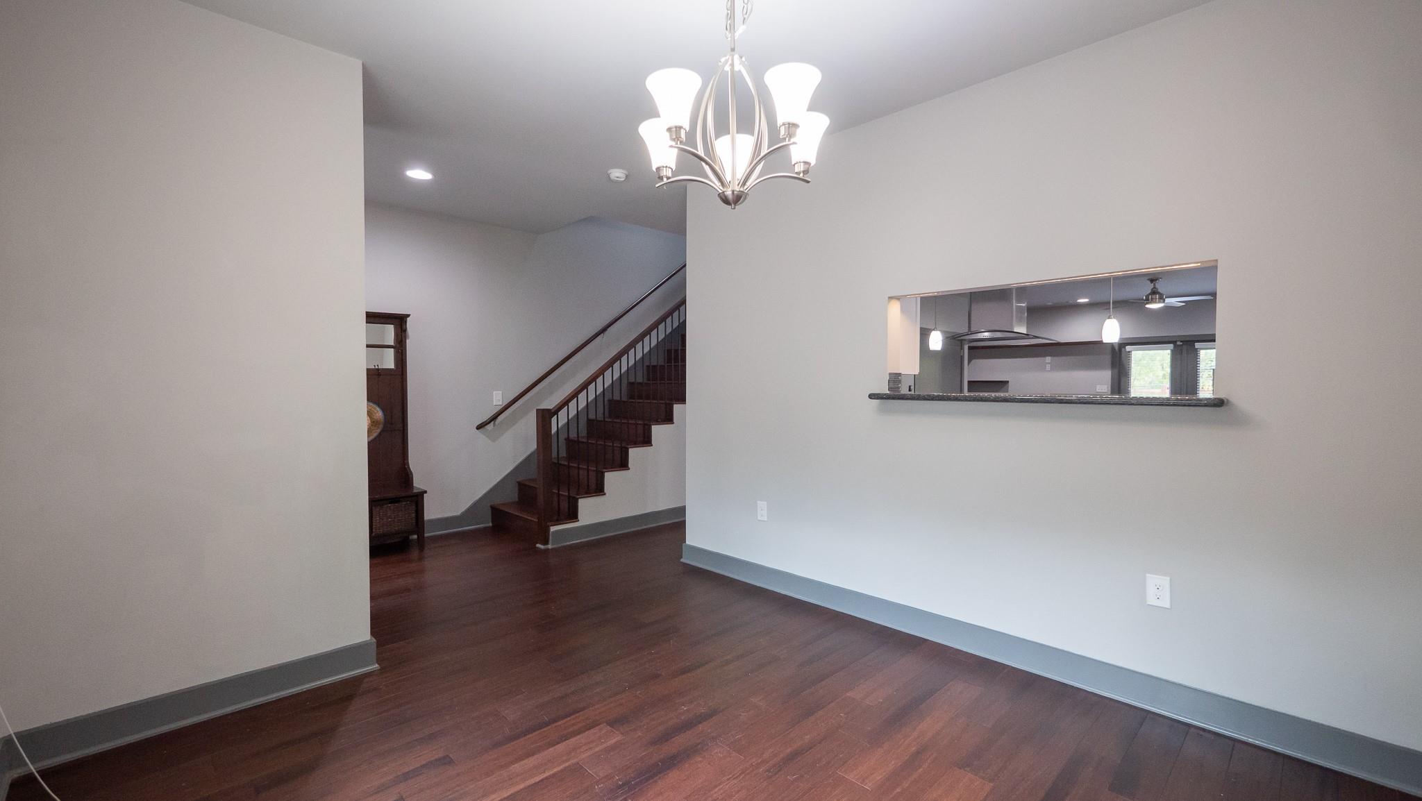 2009 Uphill Ln #b Property Photo 10