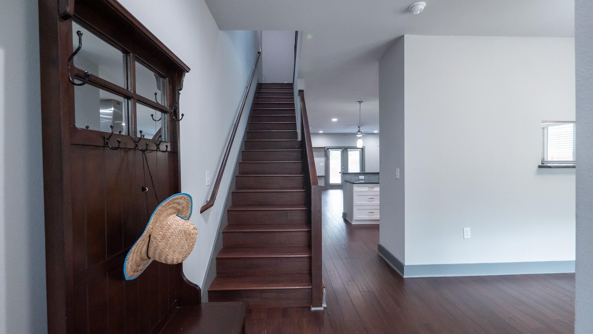 2009 Uphill Ln #b Property Photo 12