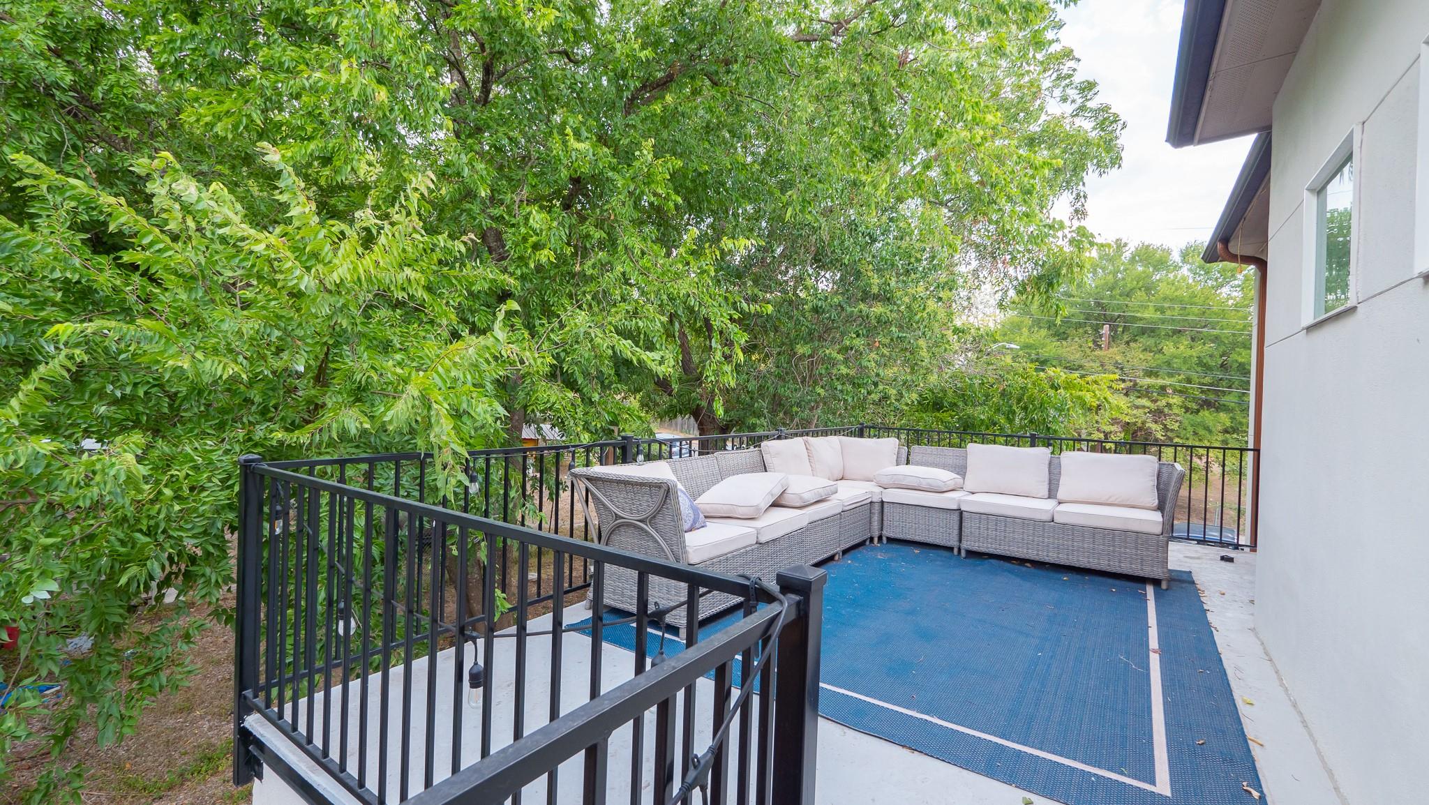2009 Uphill Ln #b Property Photo 24