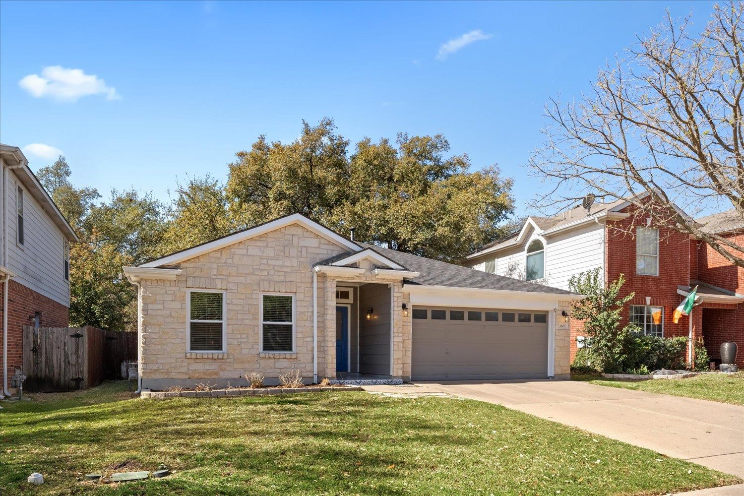 1605 Shady Creek Trl Property Photo 2