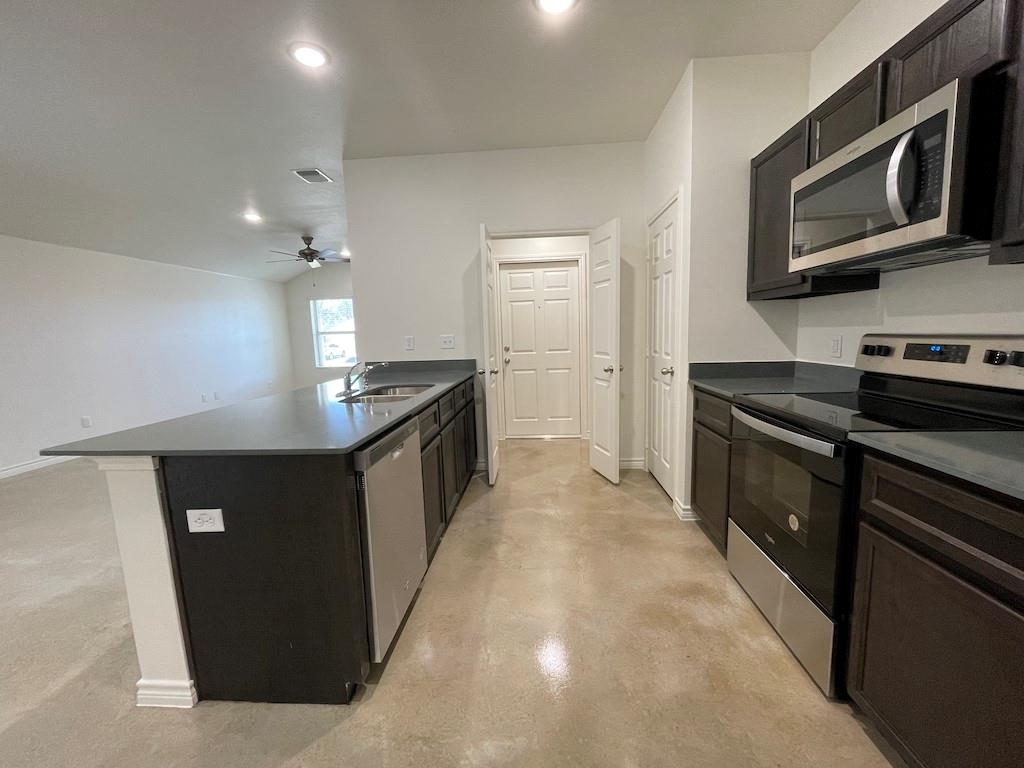 2317 Zanoletti Ct #b Property Photo 7