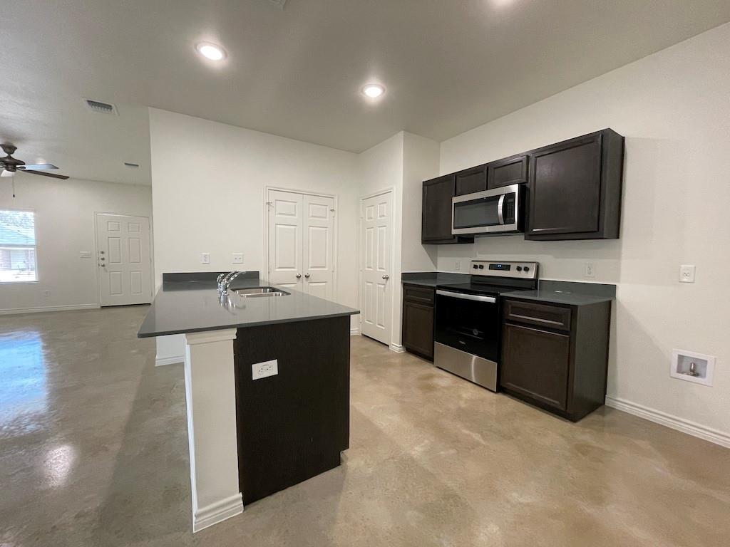 2317 Zanoletti Ct #b Property Photo 8