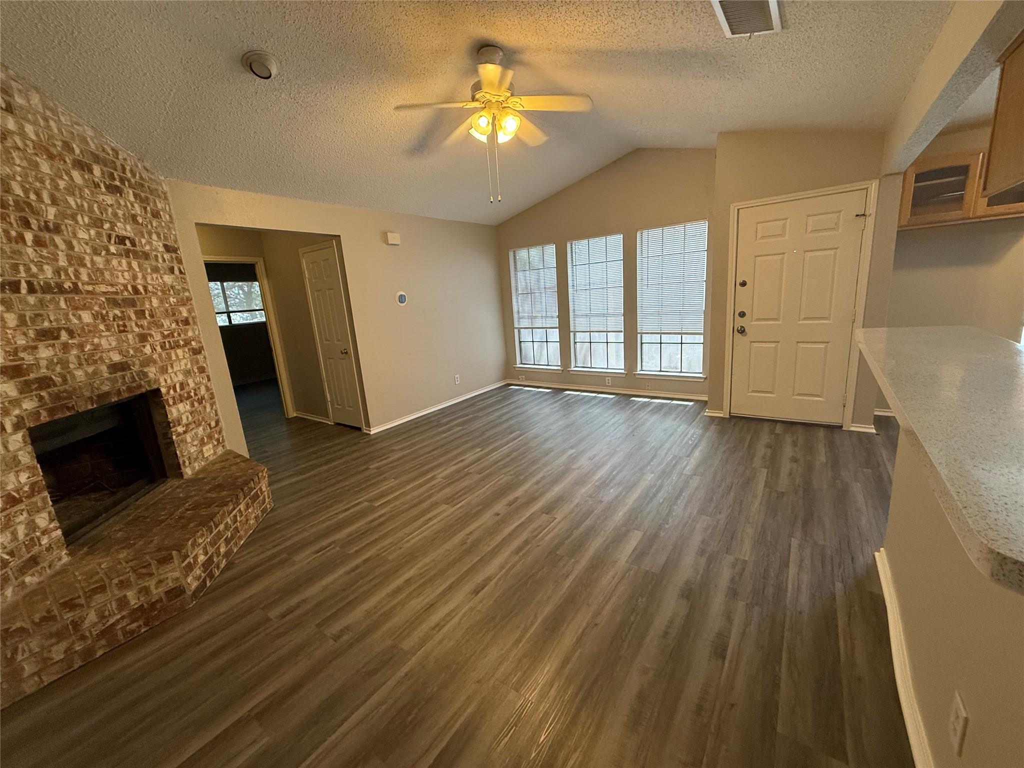 9313 Kempler Dr #b Property Photo 2