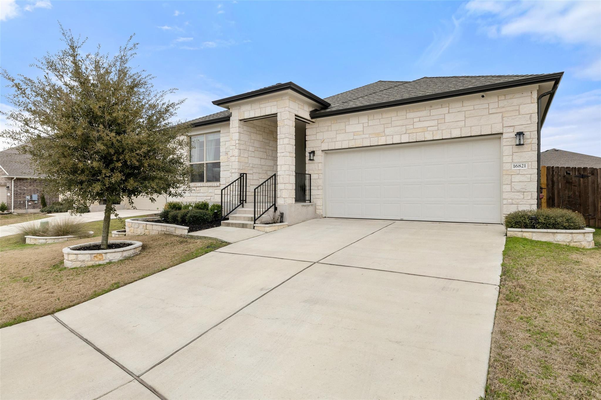 16821 Pendolino Dr Property Photo