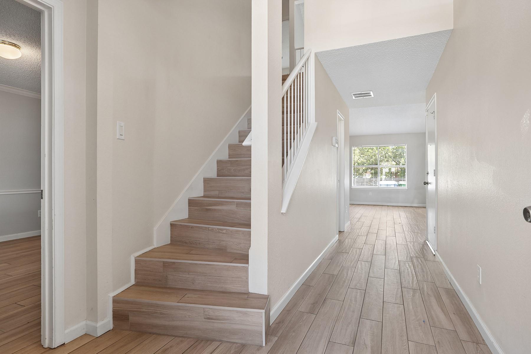 15301 Ecorio Dr Property Photo 3