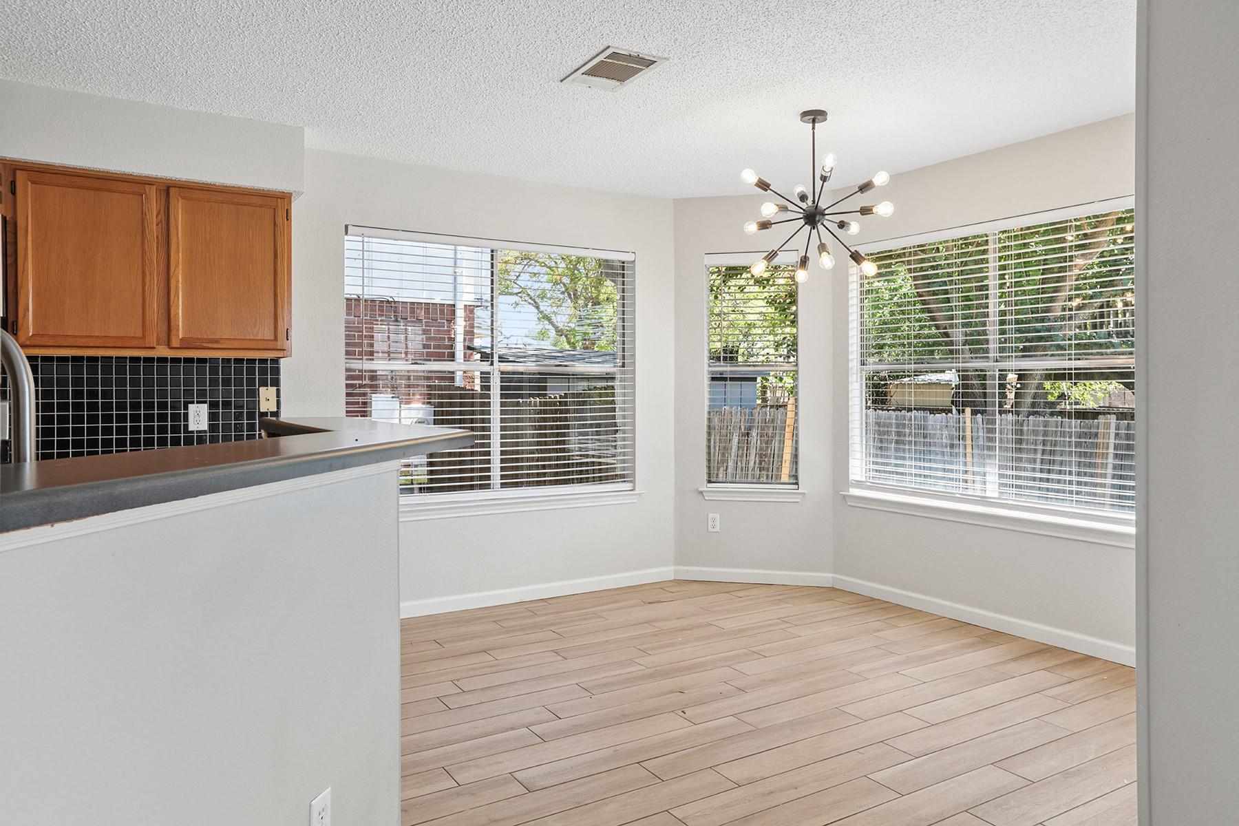 15301 Ecorio Dr Property Photo 8