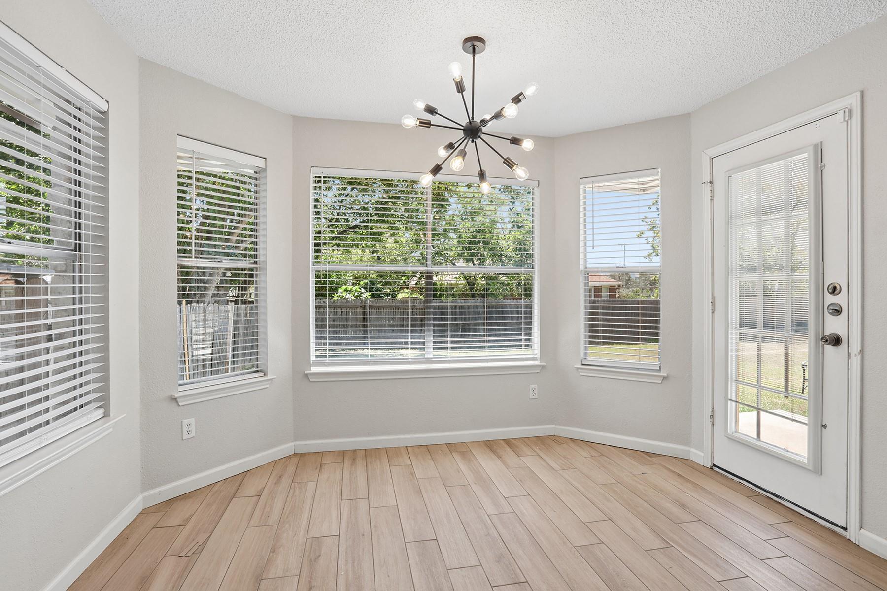 15301 Ecorio Dr Property Photo 9
