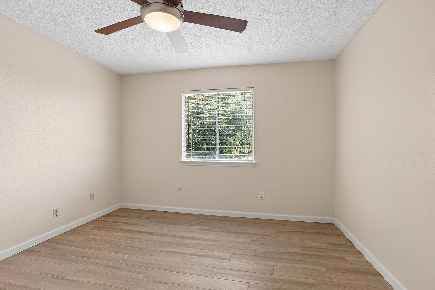 15301 Ecorio Dr Property Photo 13