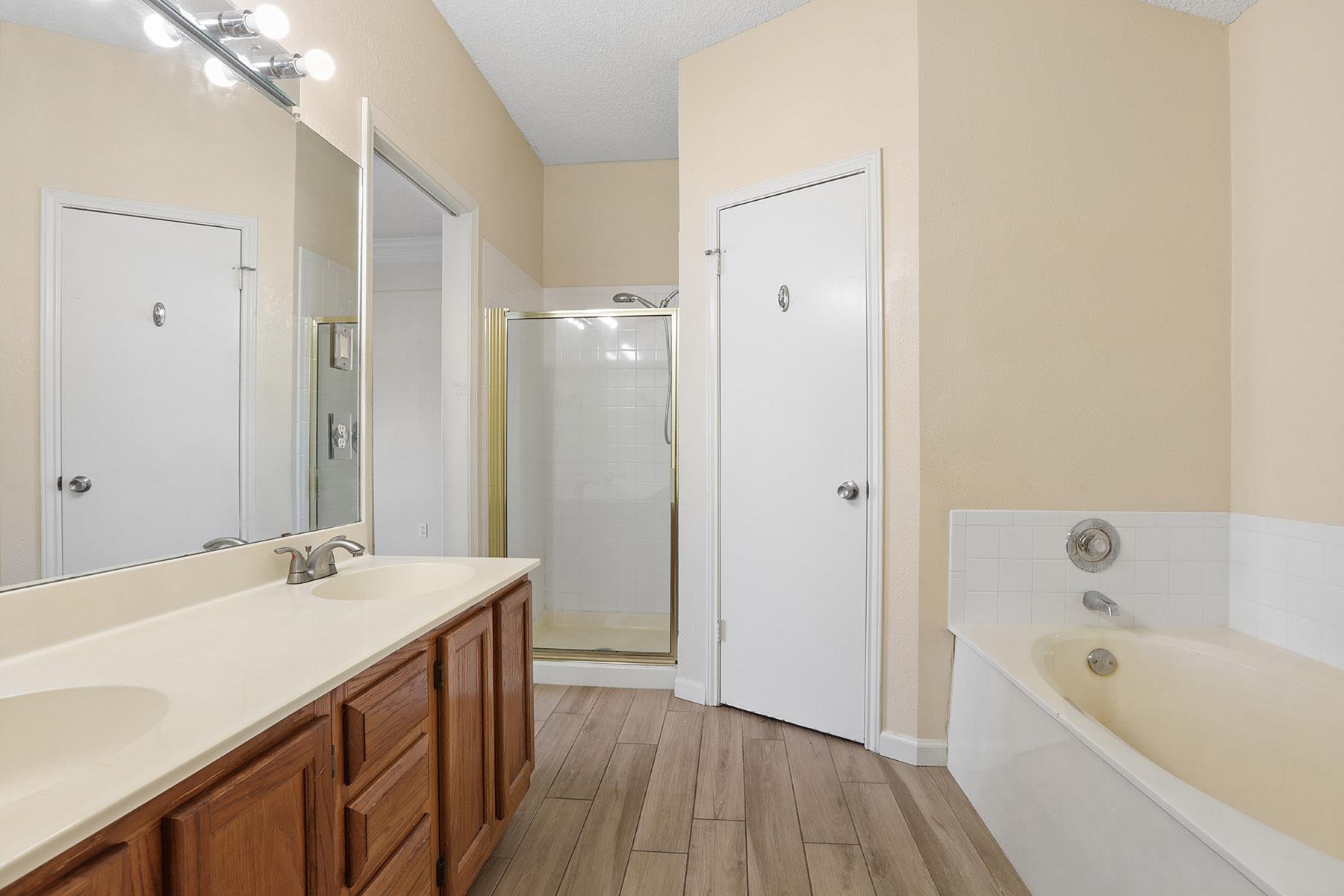 15301 Ecorio Dr Property Photo 18