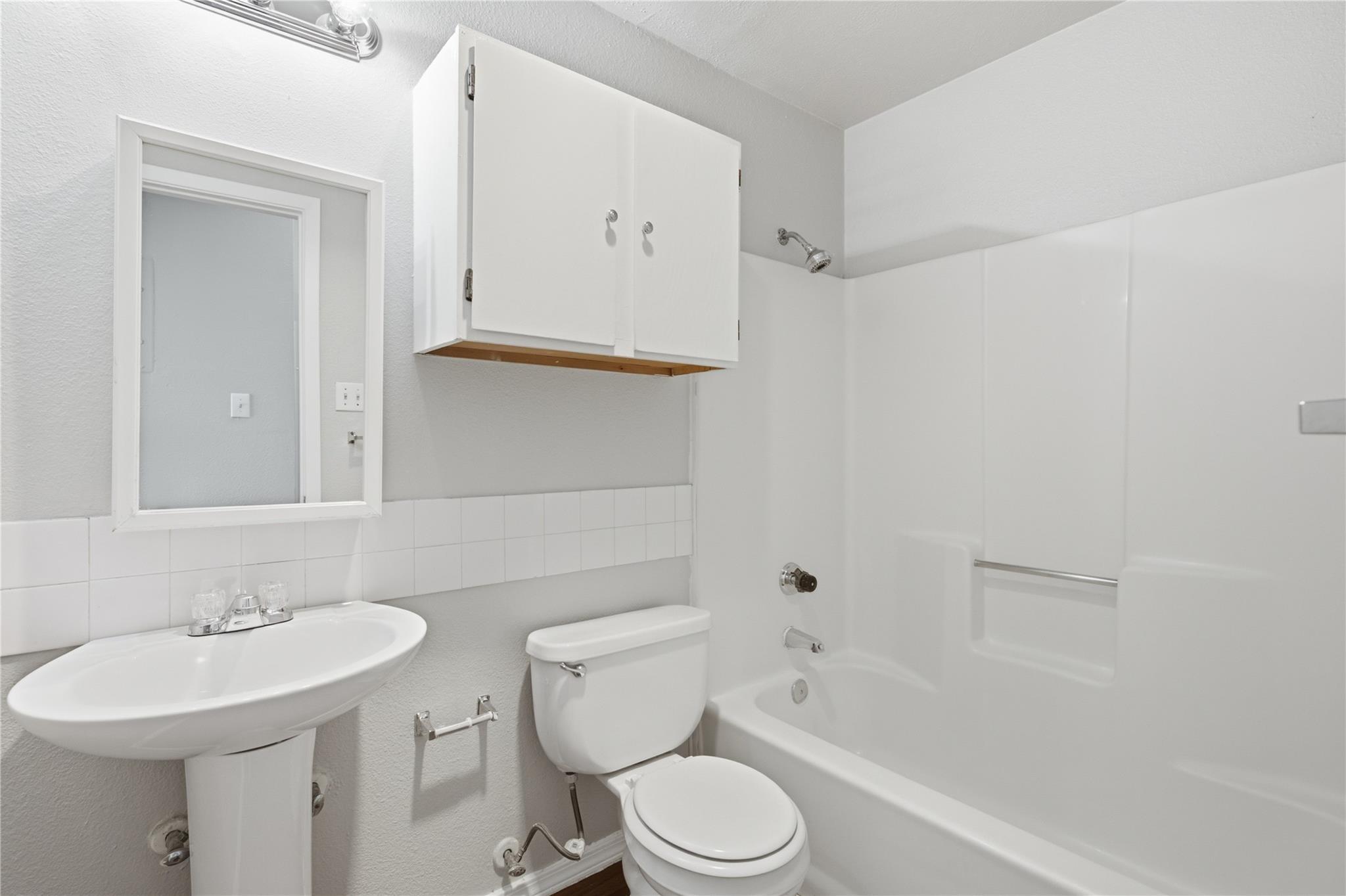 2405 West Slaughter Ln Property Photo 12