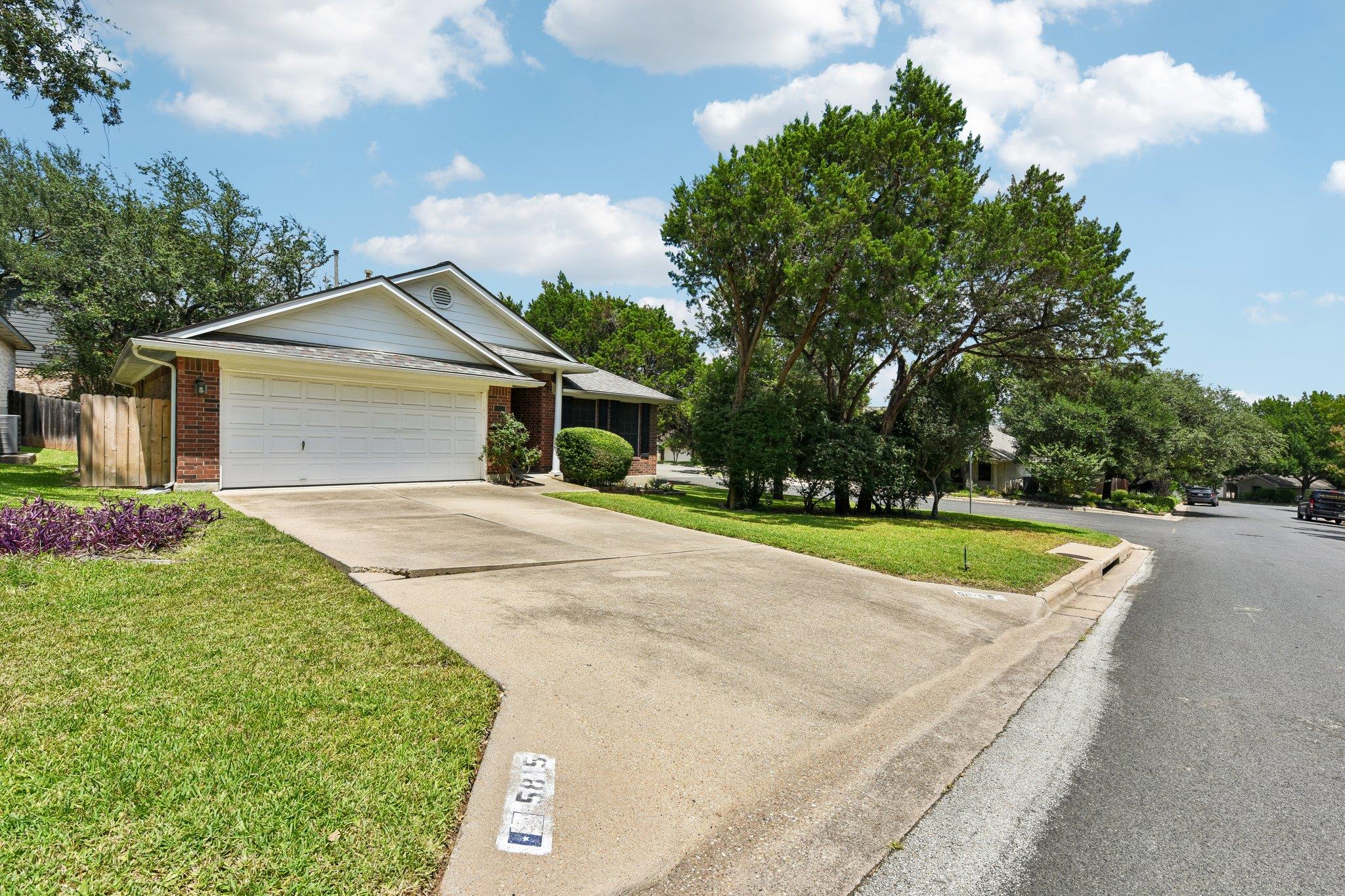 5815 Lomita Verde Cir Property Photo 4