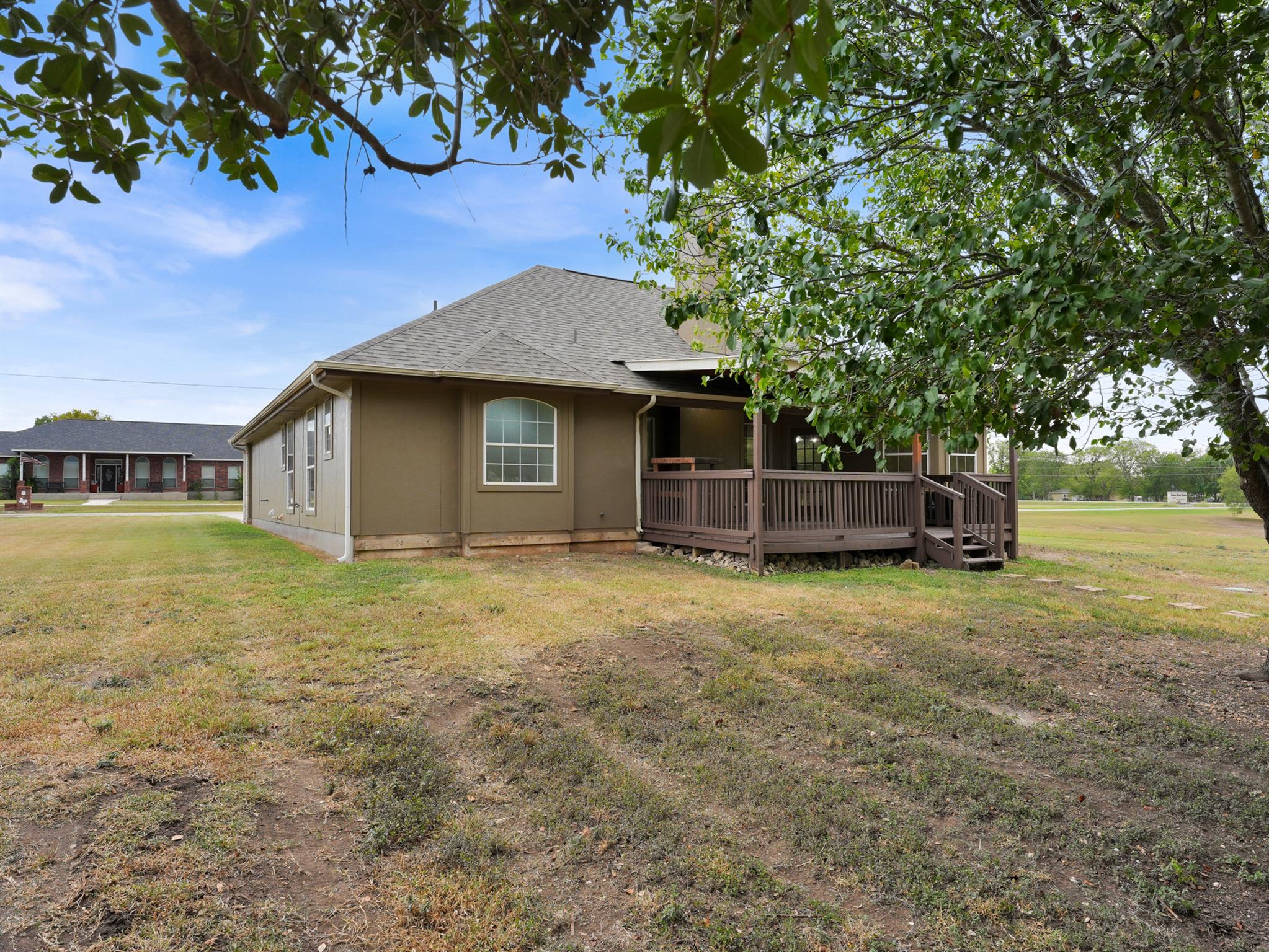 84 Thomas Dr Property Photo 30