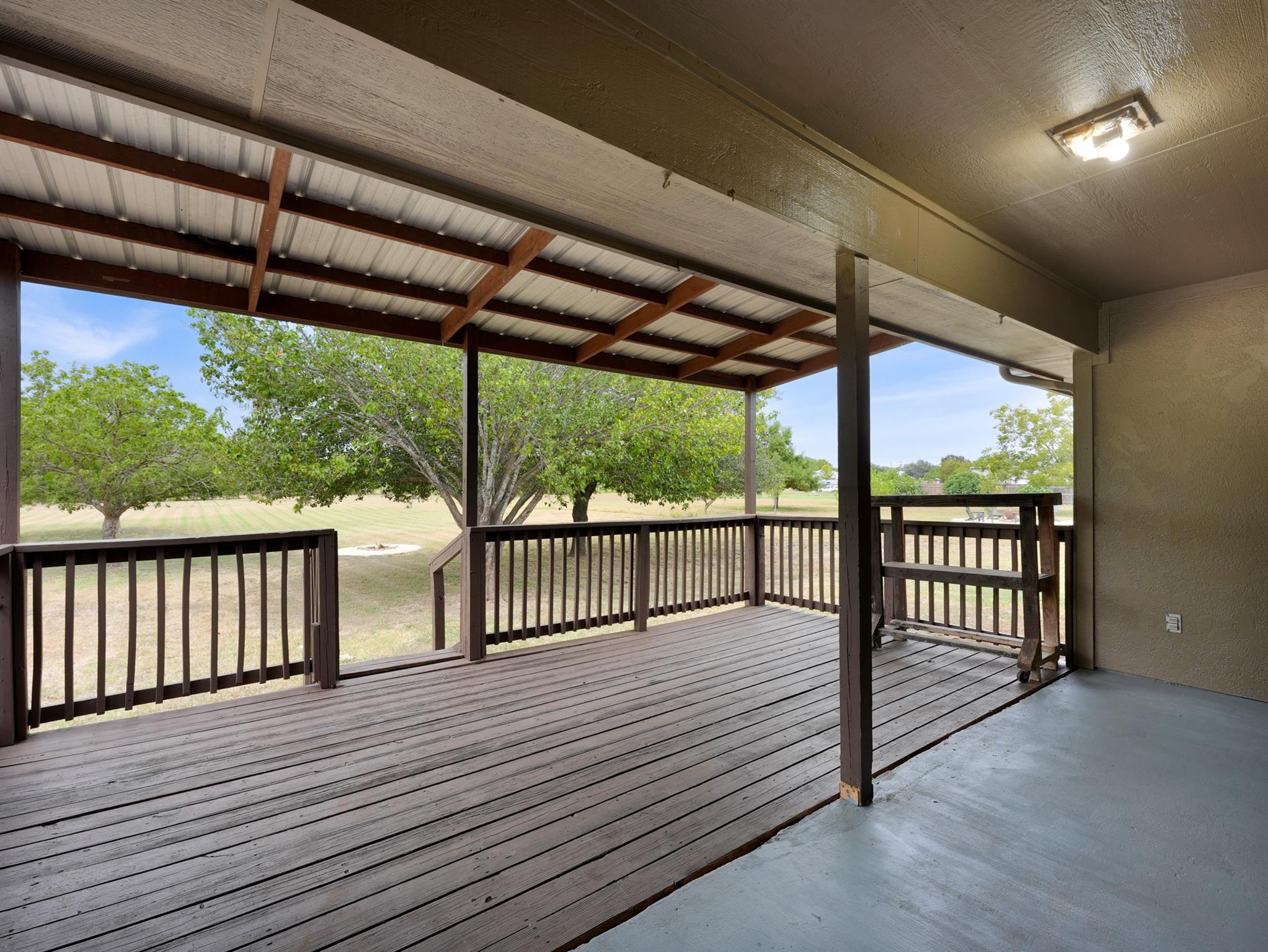 84 Thomas Dr Property Photo 31