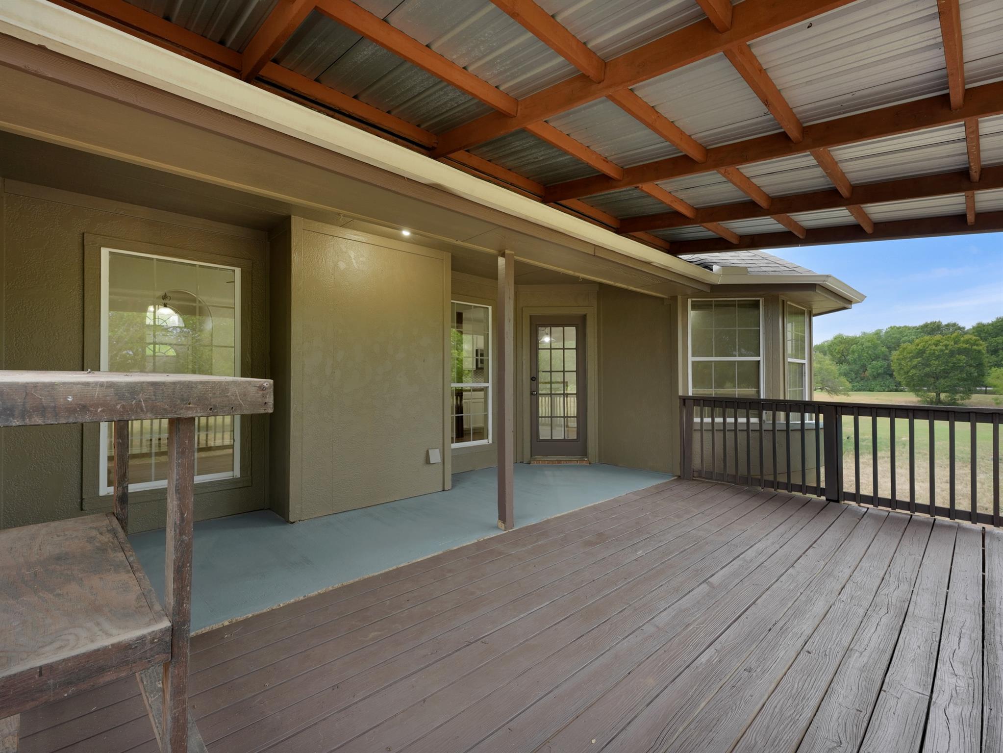 84 Thomas Dr Property Photo 32