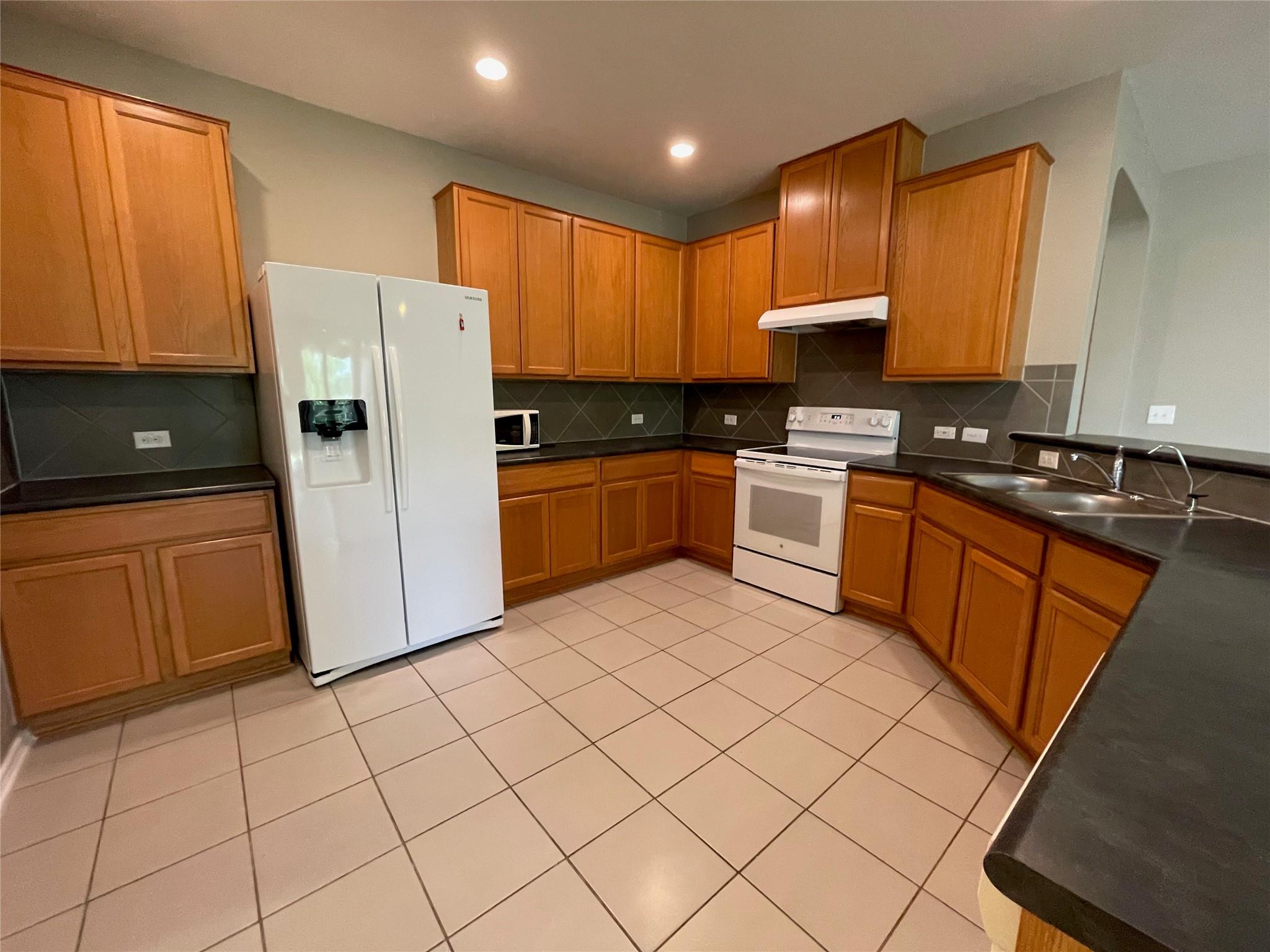 6808 Ondantra Bnd Property Photo 5