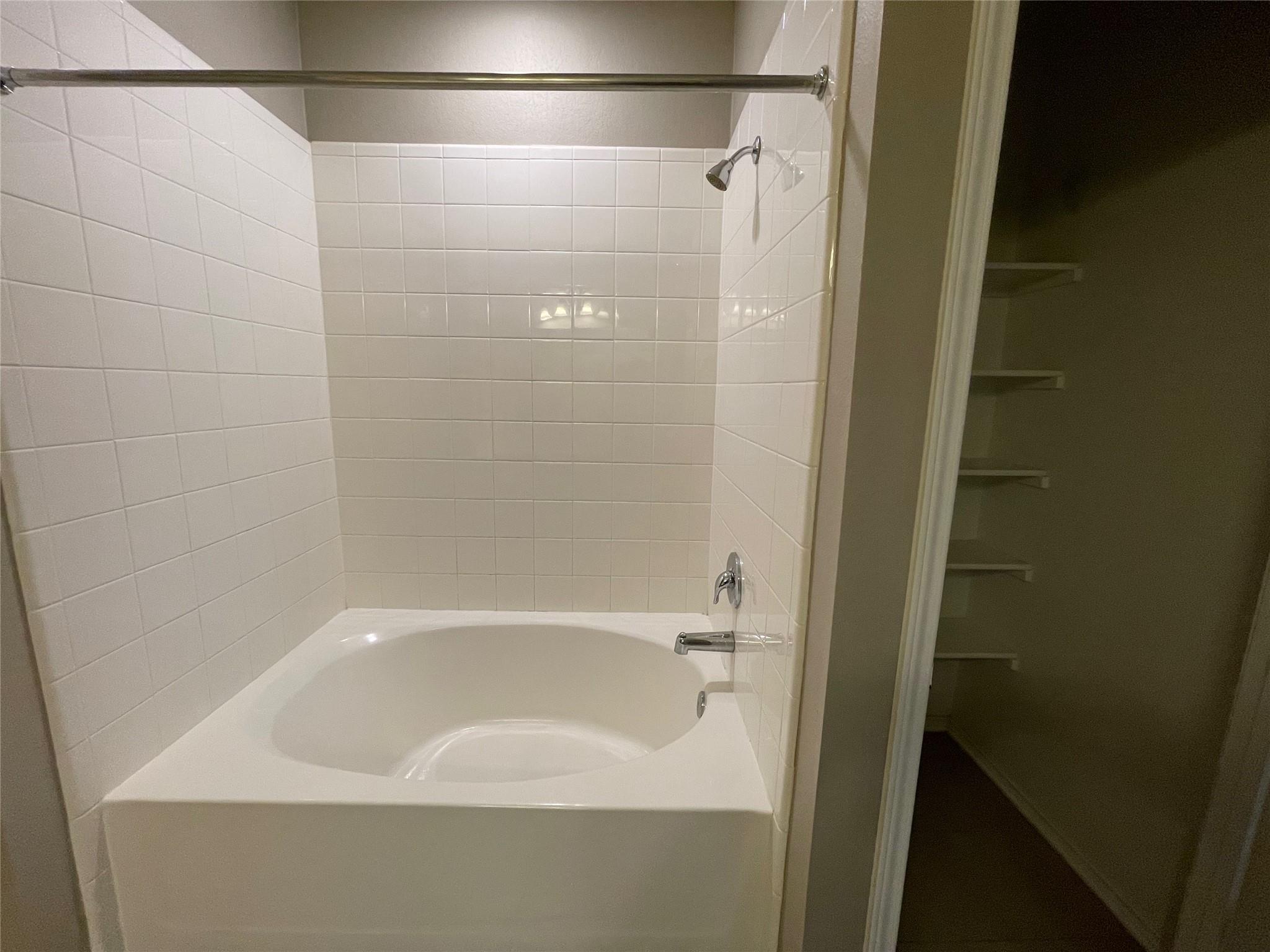 6808 Ondantra Bnd Property Photo 13