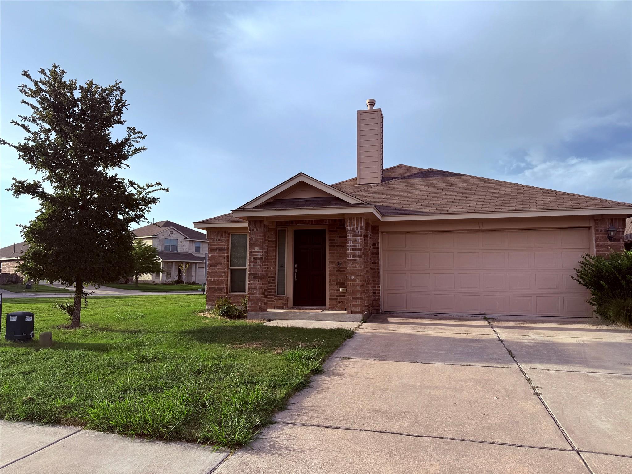 18704 Moreto Loop Property Photo 1