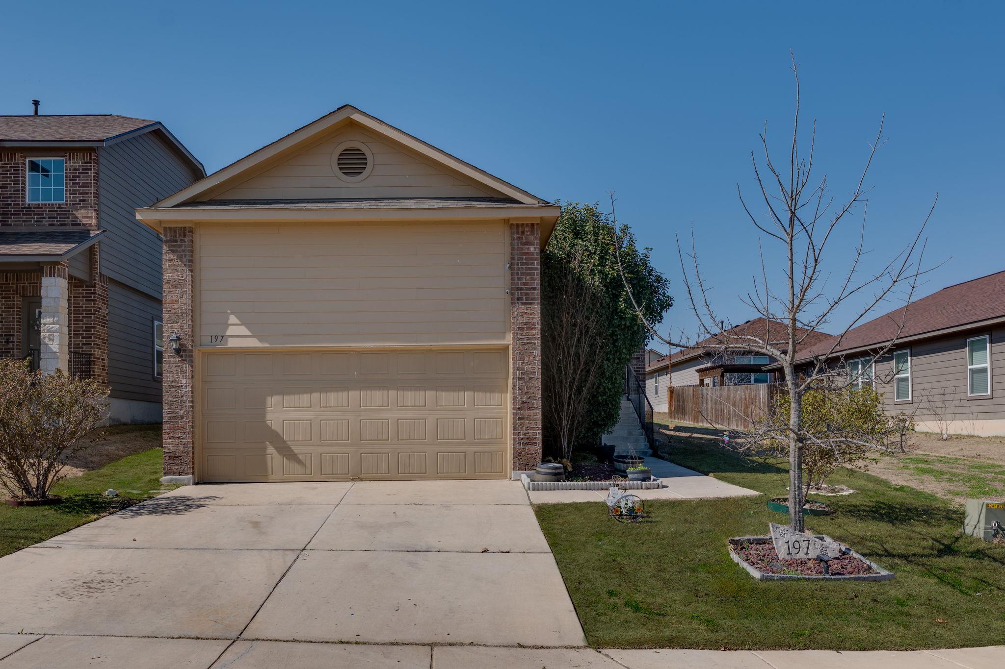 197 Lake Gln Property Photo