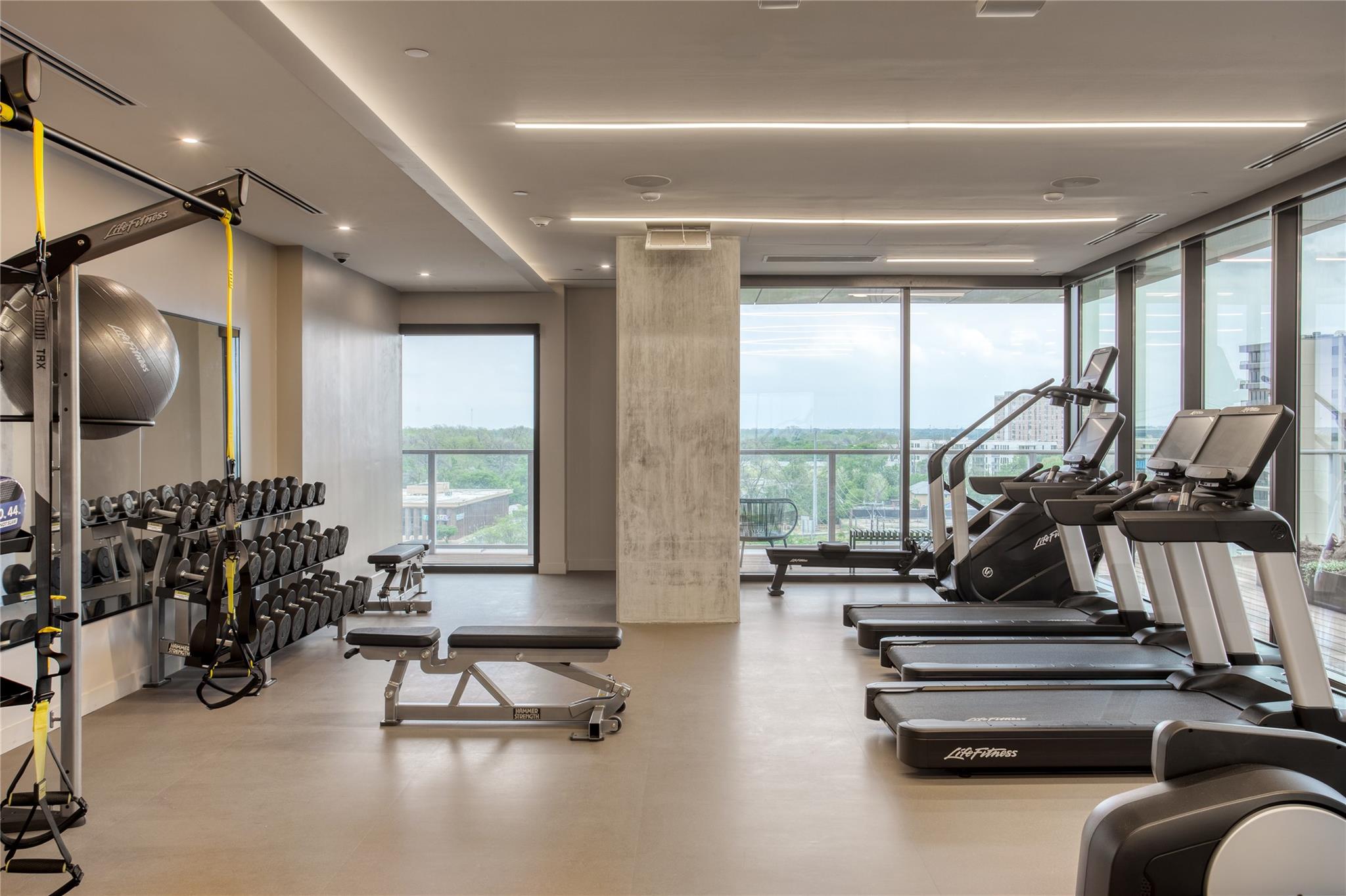 48 East Ave #2005 Property Photo 20